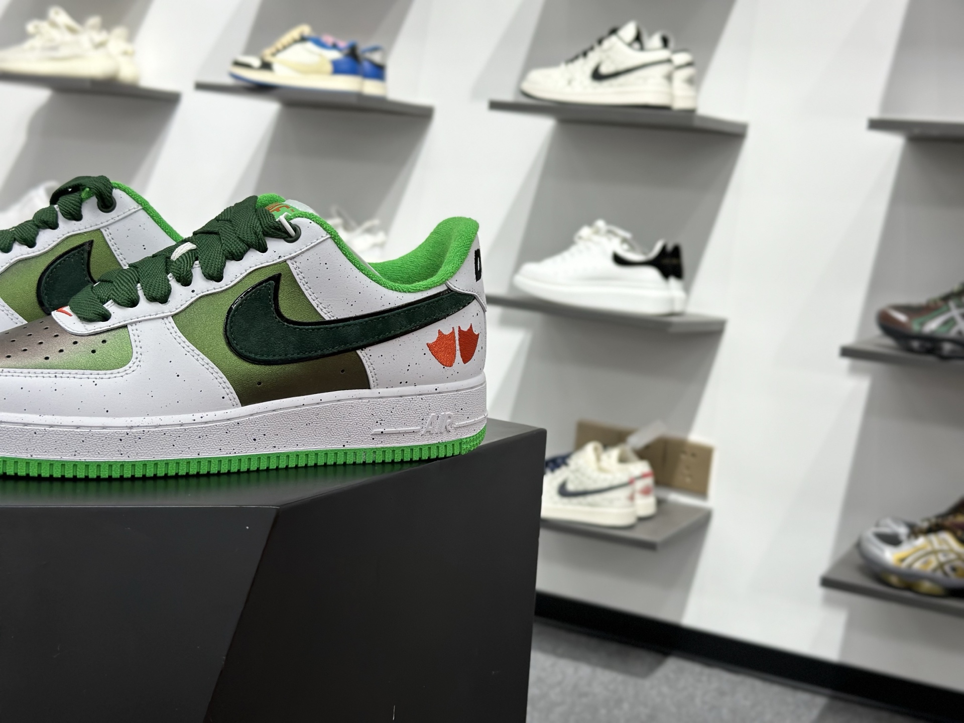 Nike Air Force 1 Low 07 x DOAF Air Force 1 Egg or Duck 白绿 IU7613-100