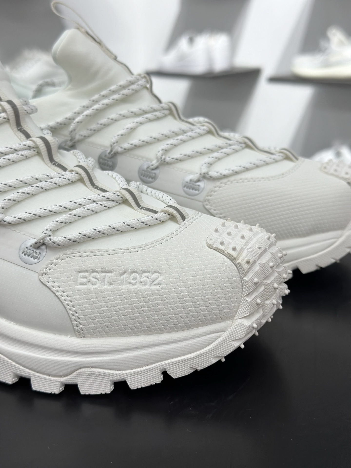 moner trailgrip gore-tex 越野旅行系列低帮厚底轻量户外登山运动鞋 4M00130 M3157001