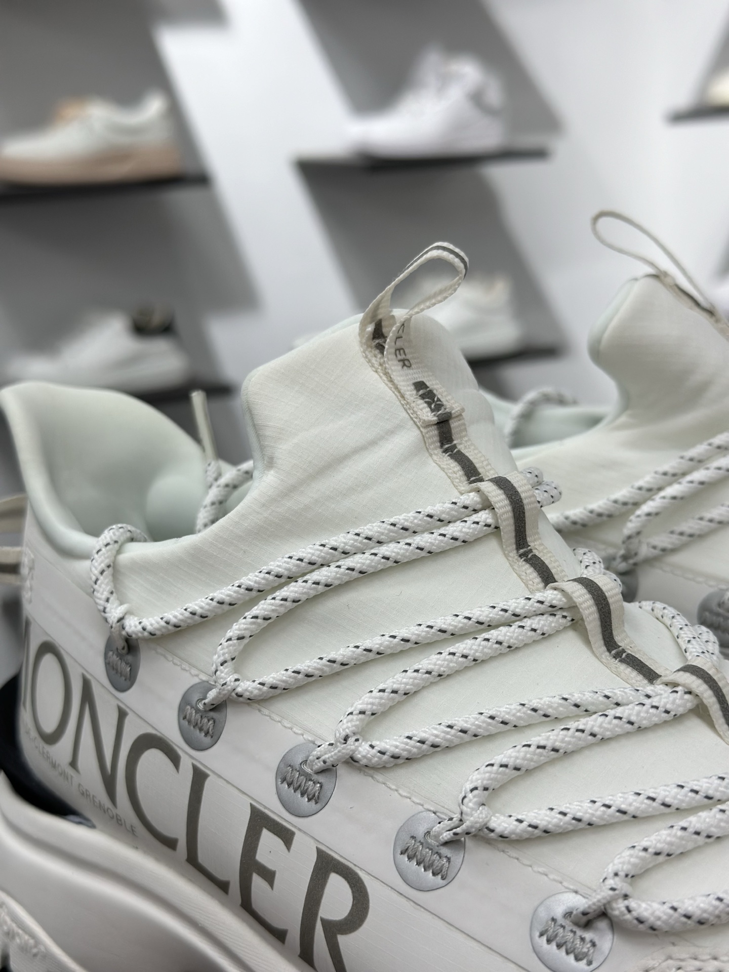 moner trailgrip gore-tex 越野旅行系列低帮厚底轻量户外登山运动鞋 4M00130 M3157001