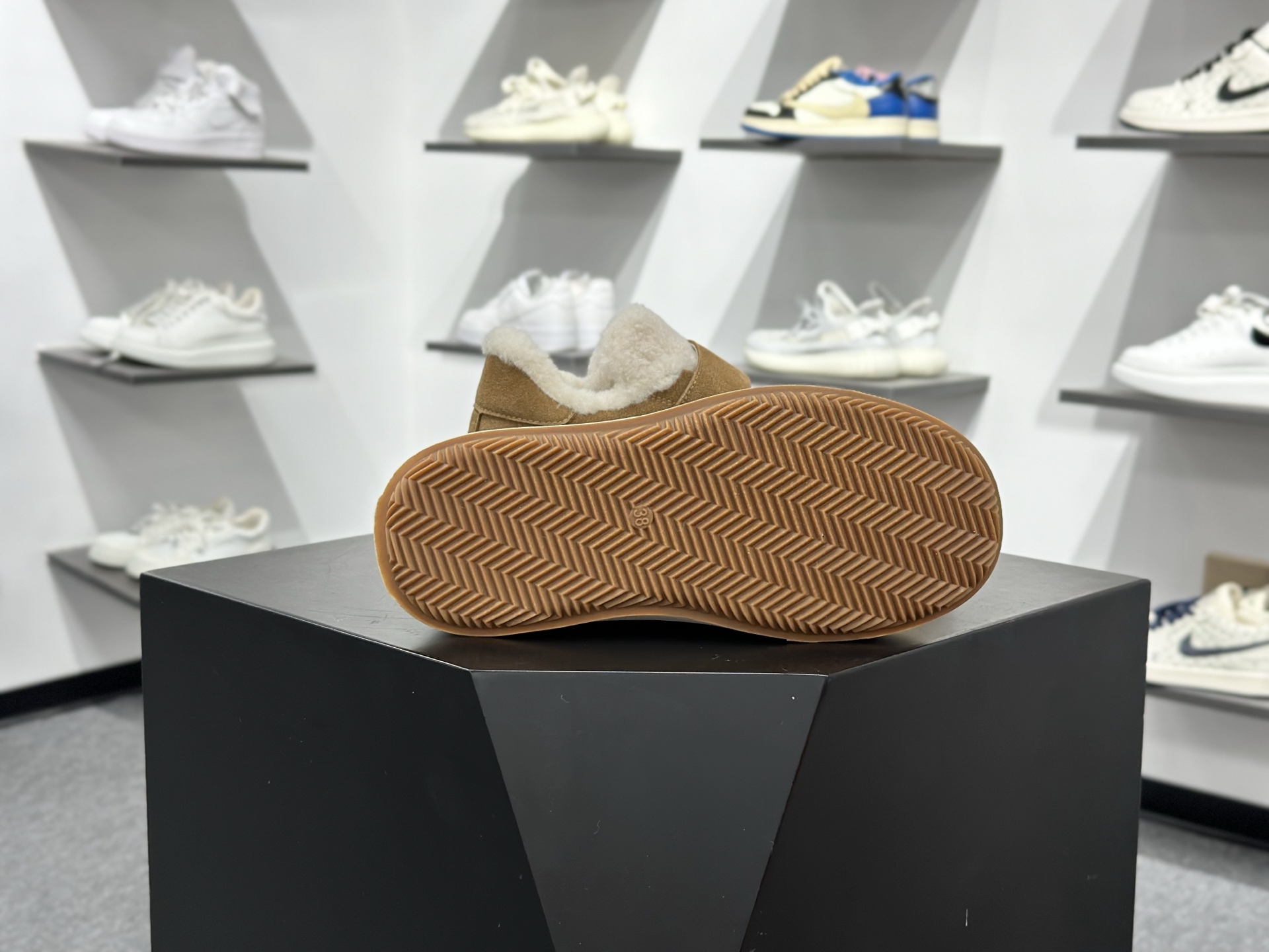 GG-CC GG-CC Chunky Low 厚底增高运动老爹鞋 G23Y6905