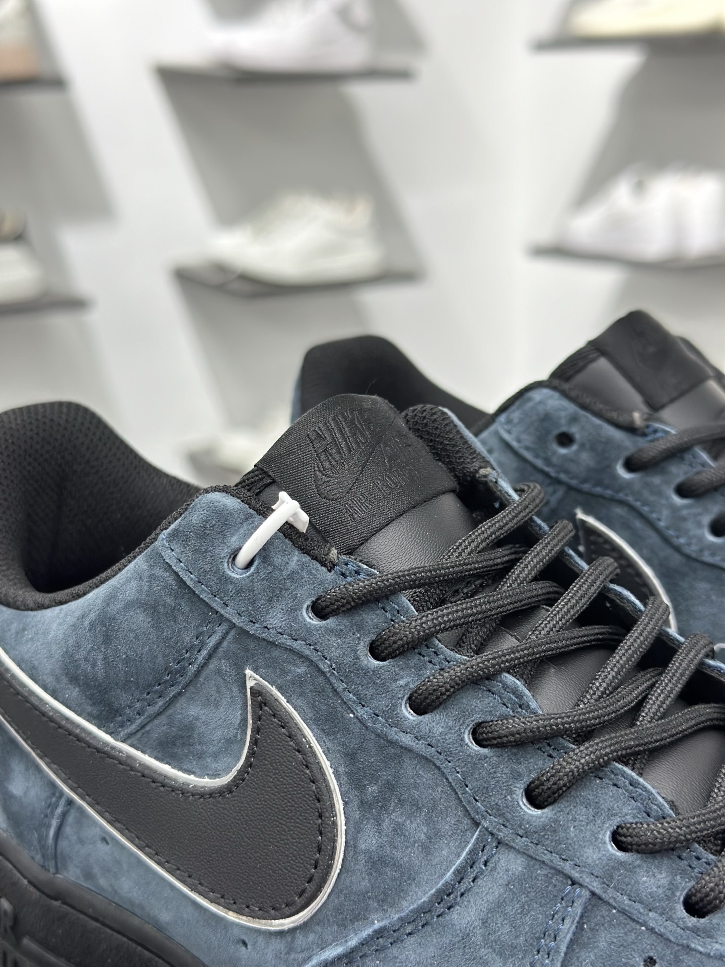 Nike Air Force 1‘07 Mid 断勾 喷绘 空军一号中帮休闲板鞋 ZH0316-124