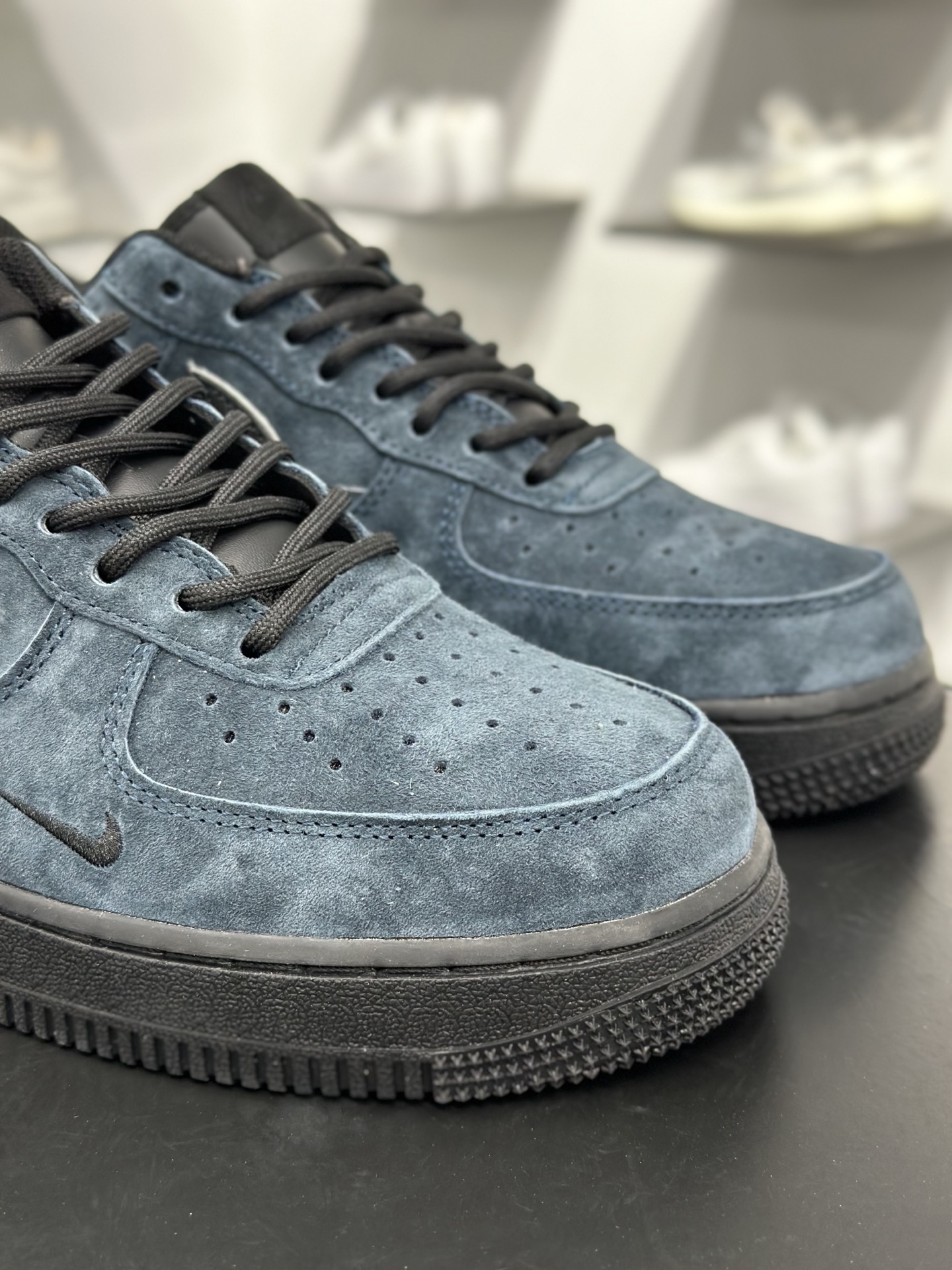 Nike Air Force 1‘07 Mid 断勾 喷绘 空军一号中帮休闲板鞋 ZH0316-124