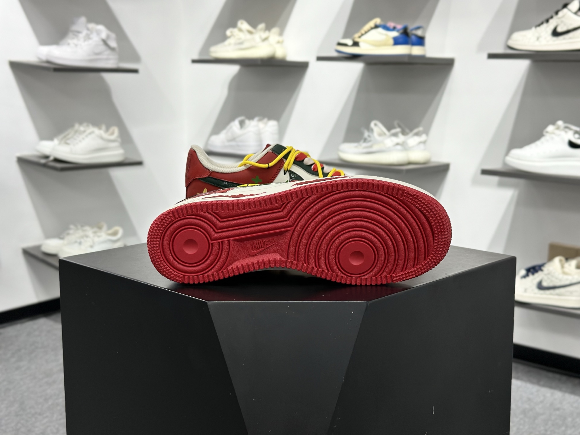 Nike Air Force 1 Low 07 圣诞涂鸦 SD1990-101