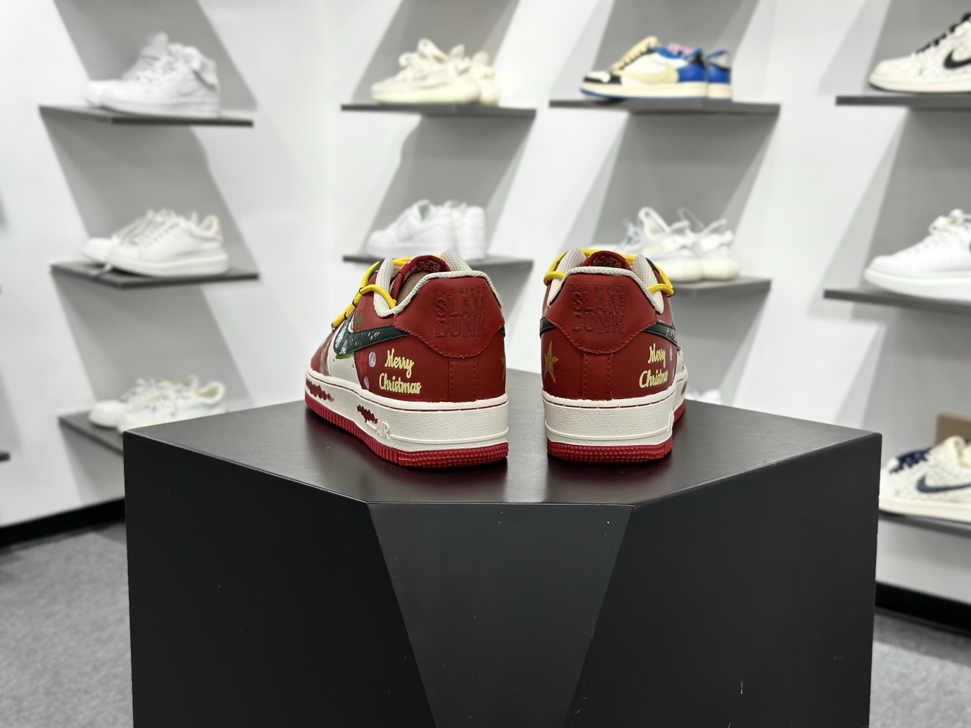 Nike Air Force 1 Low 07 圣诞涂鸦 SD1990-101