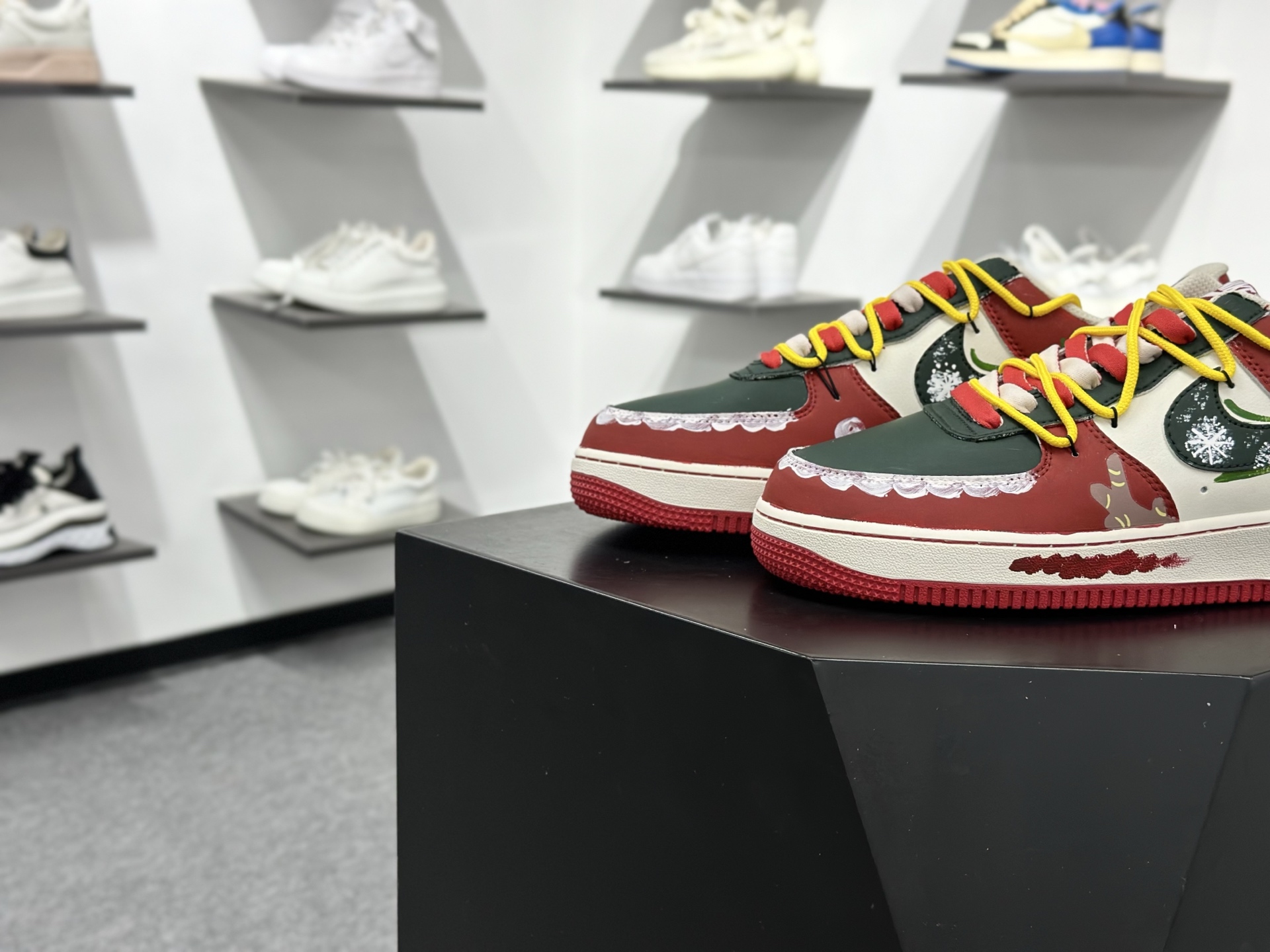 Nike Air Force 1 Low 07 圣诞涂鸦 SD1990-101
