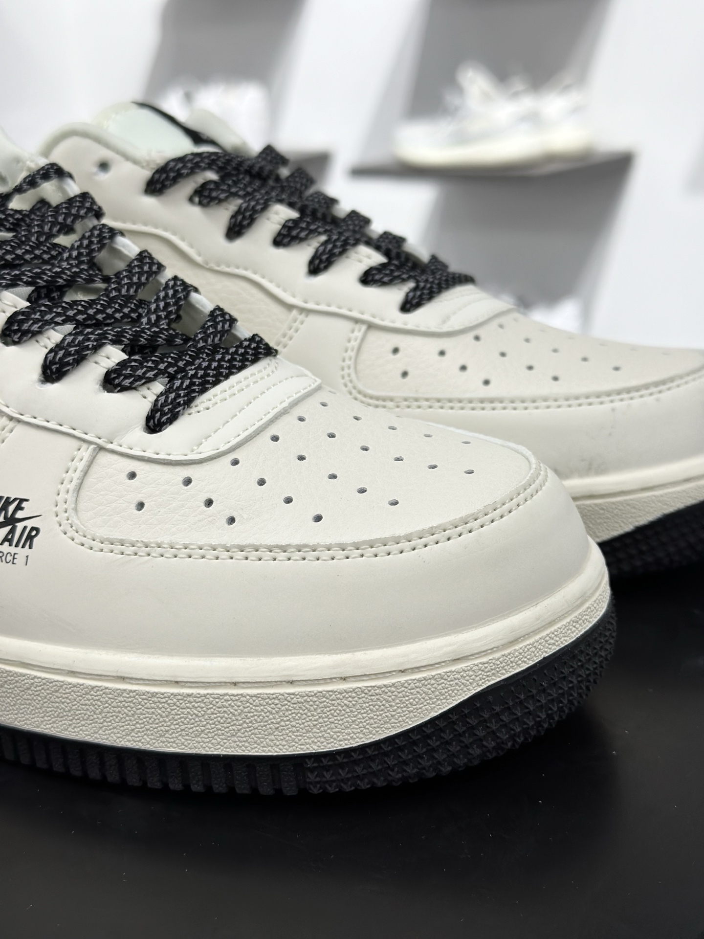Nike Air Force 1 Low 07 白黑满天星 DD1982-327
