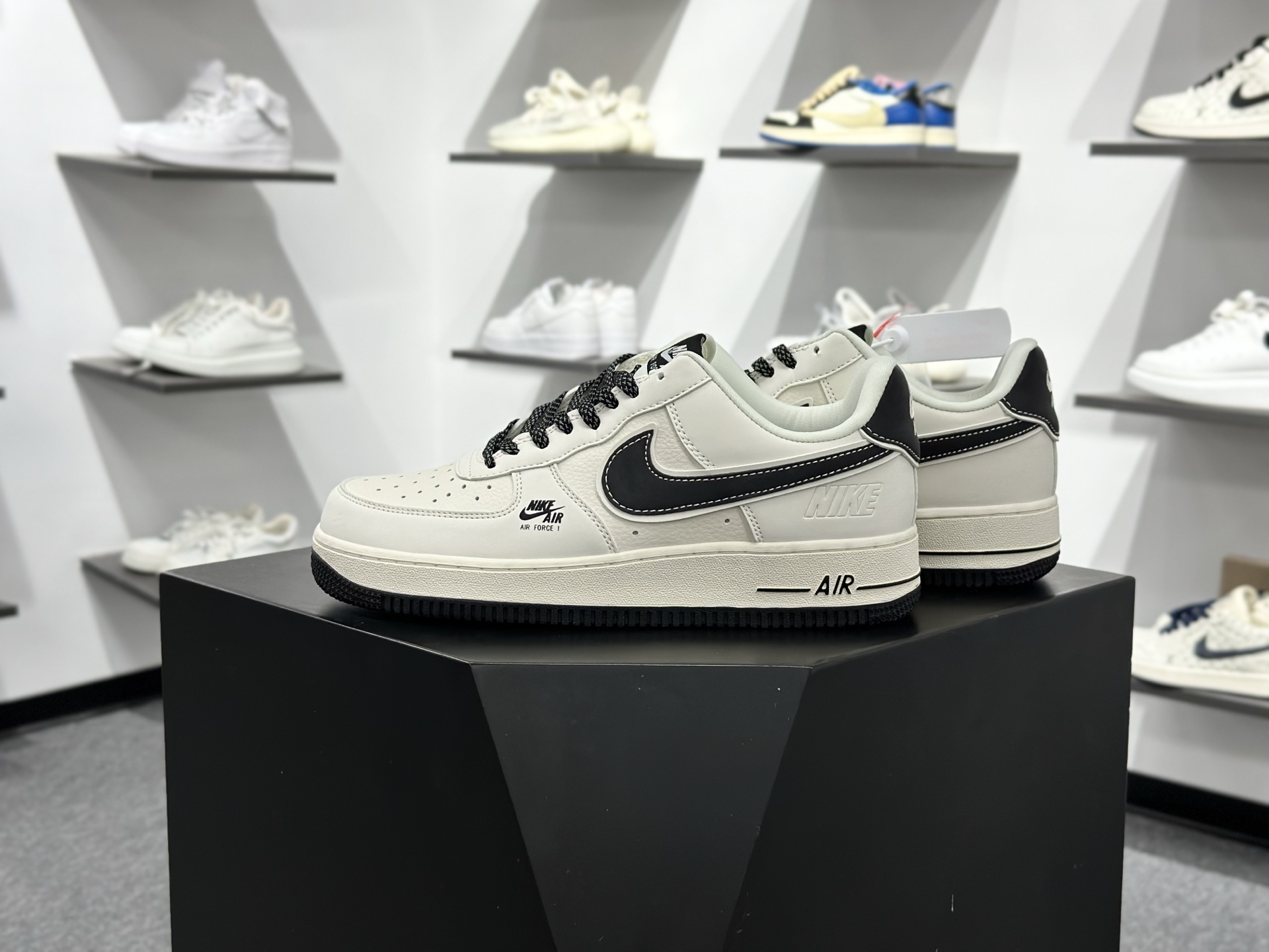 Nike Air Force 1 Low 07 白黑满天星 DD1982-327