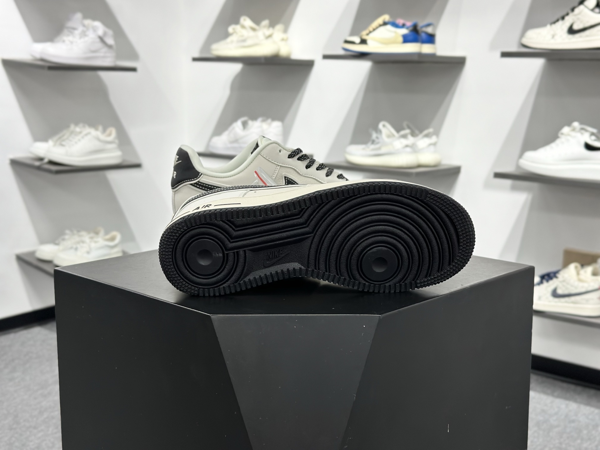 Nike Air Force 1 Low 07 白黑满天星 DD1982-327