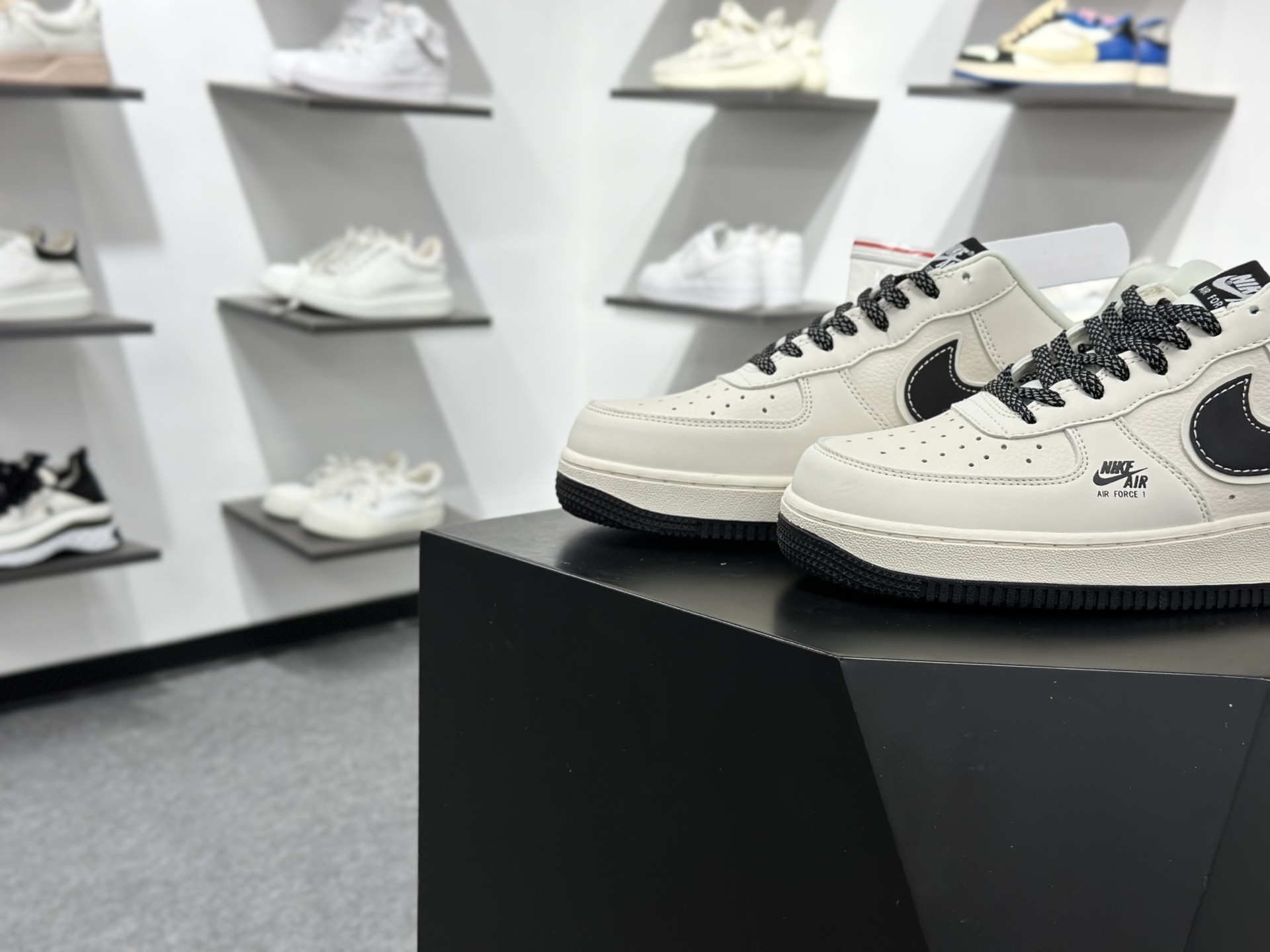 Nike Air Force 1 Low 07 白黑满天星 DD1982-327