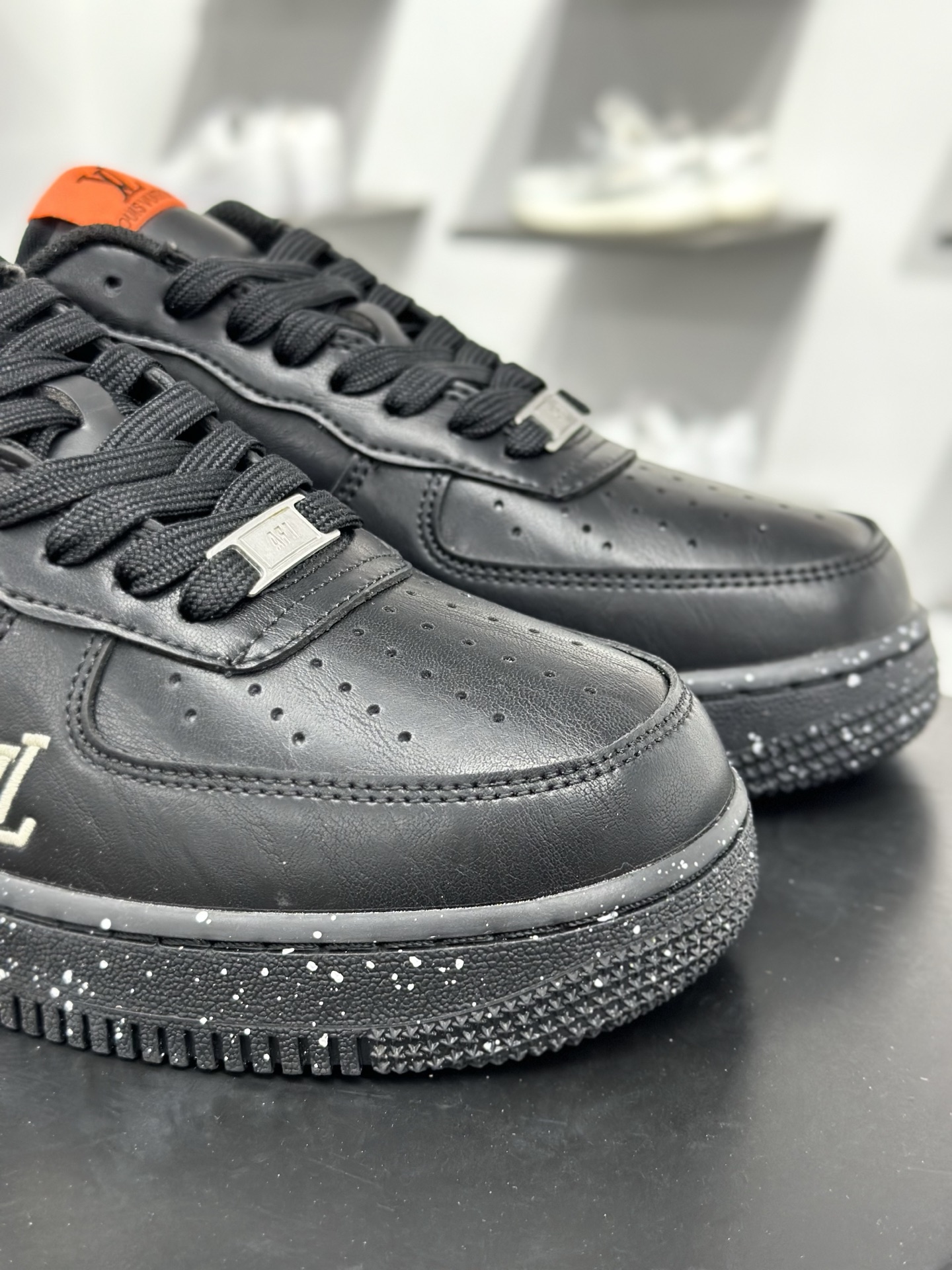 Nike Air Force 1 Low 07 x Louis Vuitton 黑棕 NH0601-586