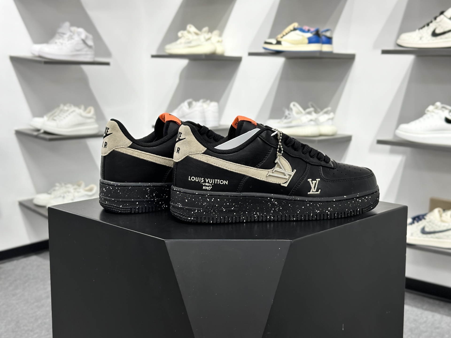 Nike Air Force 1 Low 07 x Louis Vuitton 黑棕 NH0601-586