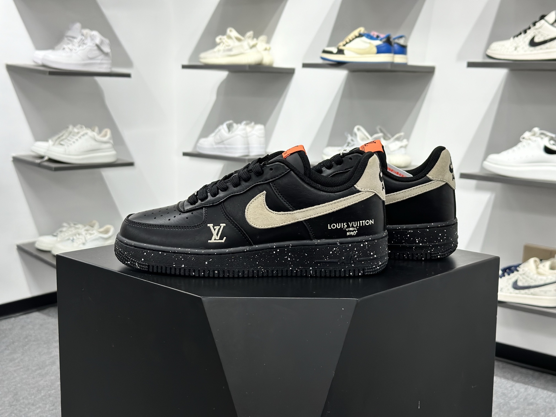 Nike Air Force 1 Low 07 x Louis Vuitton 黑棕 NH0601-586