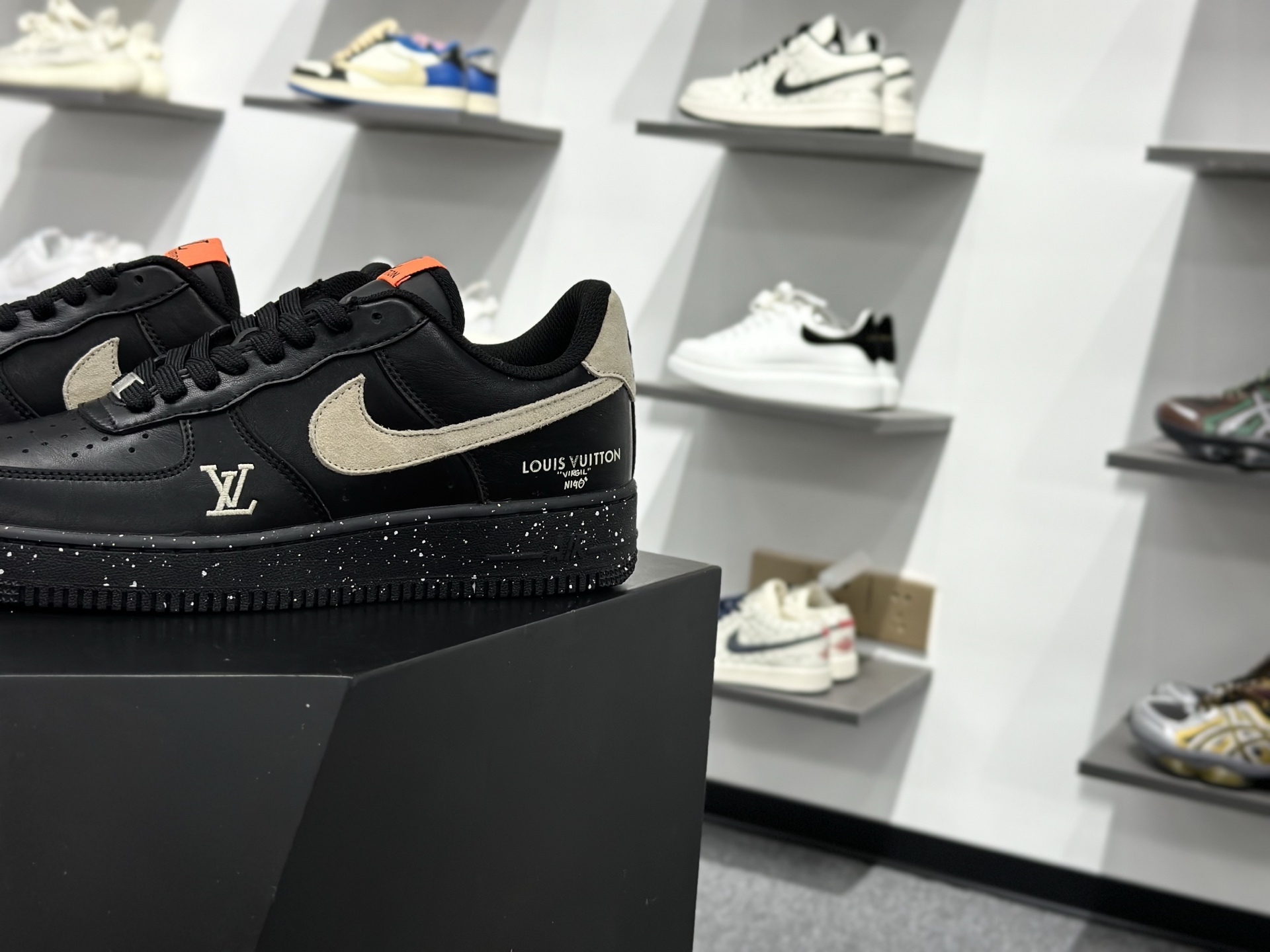 Nike Air Force 1 Low 07 x Louis Vuitton 黑棕 NH0601-586