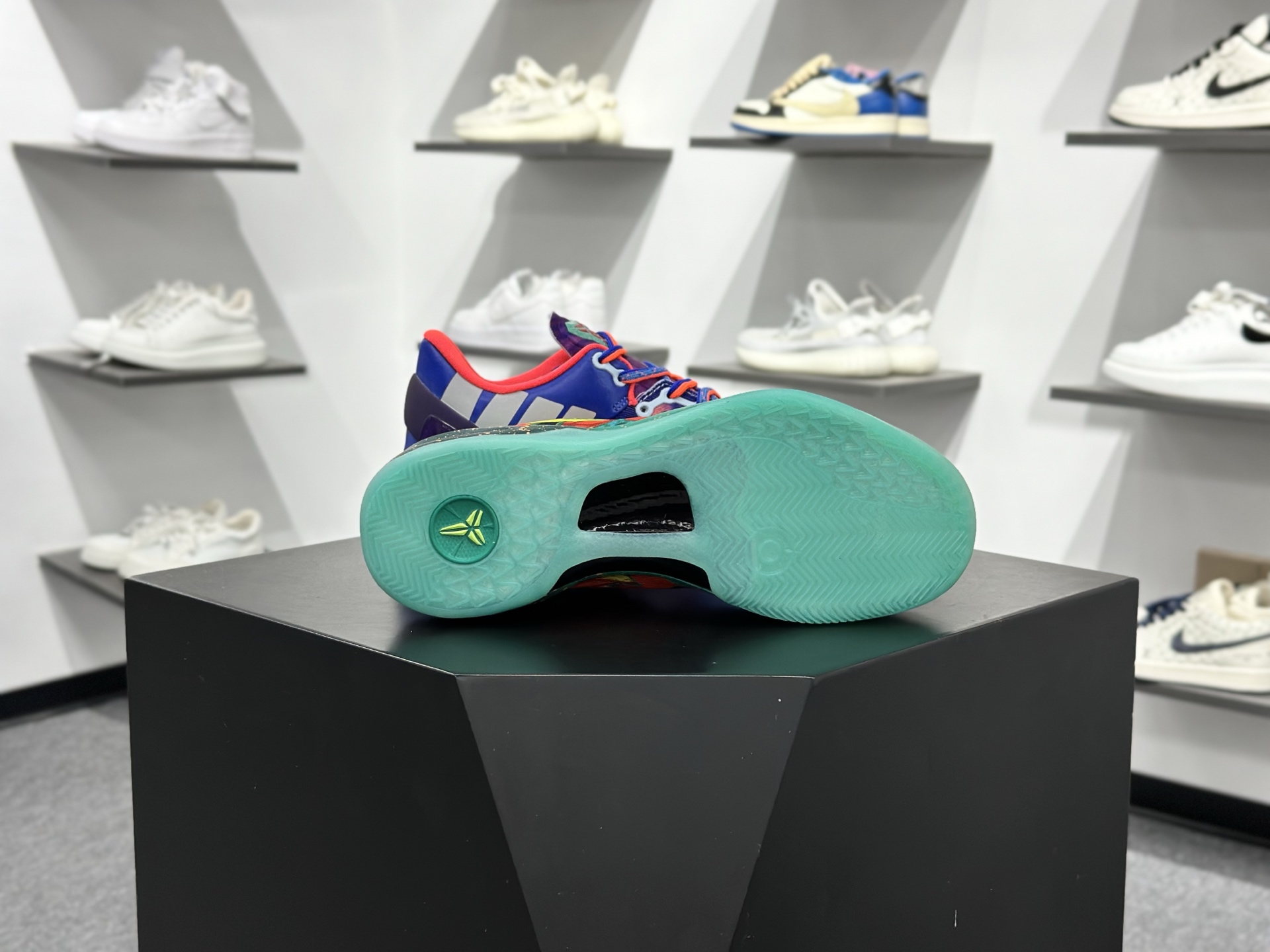 NIKE KOBE 8 EASTER 科比八代 鸳鸯 橙蓝 HM9621-900