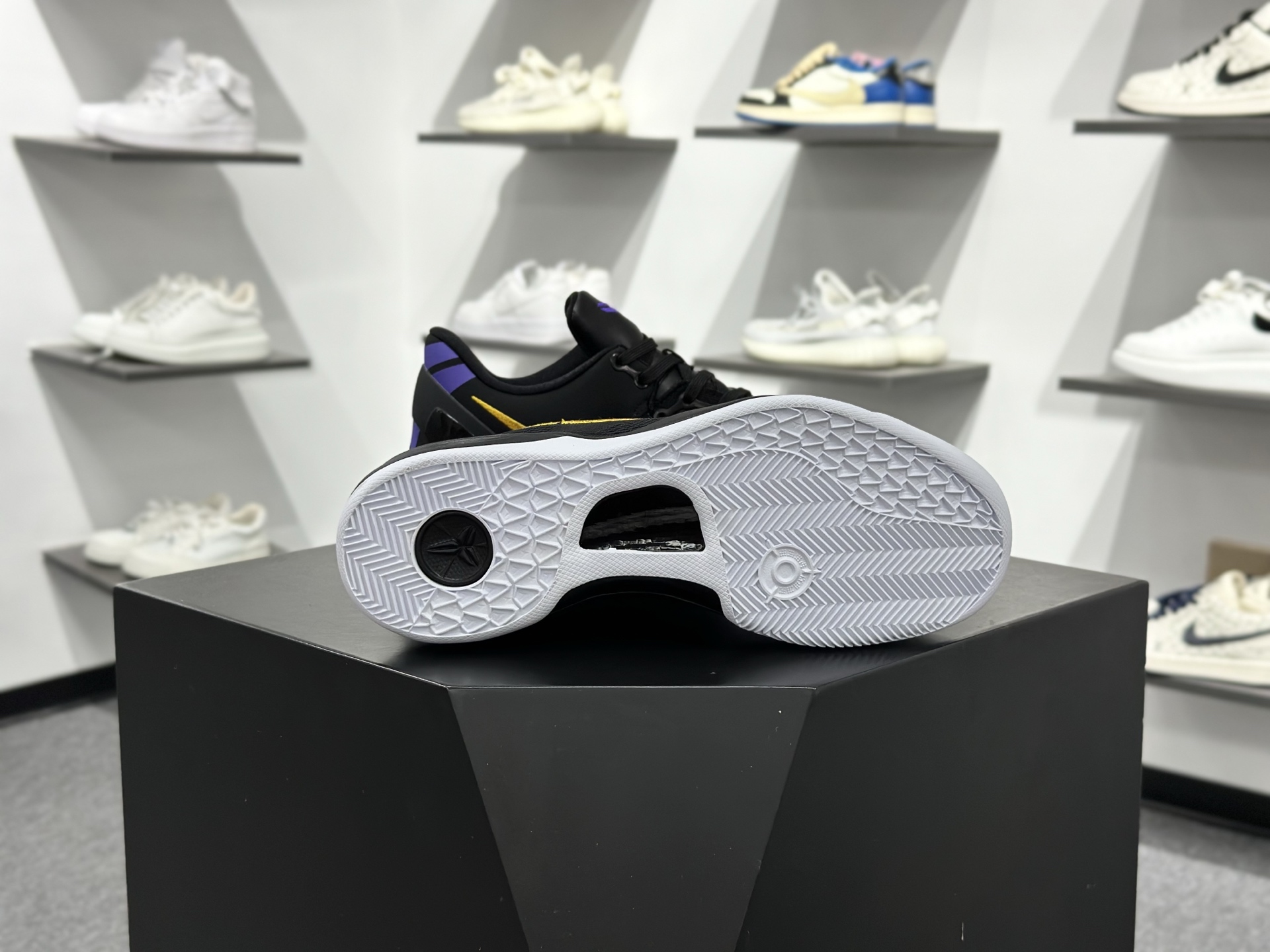 NIKE KOBE 8 EASTER 科比八代 黑黄 HF9550-001