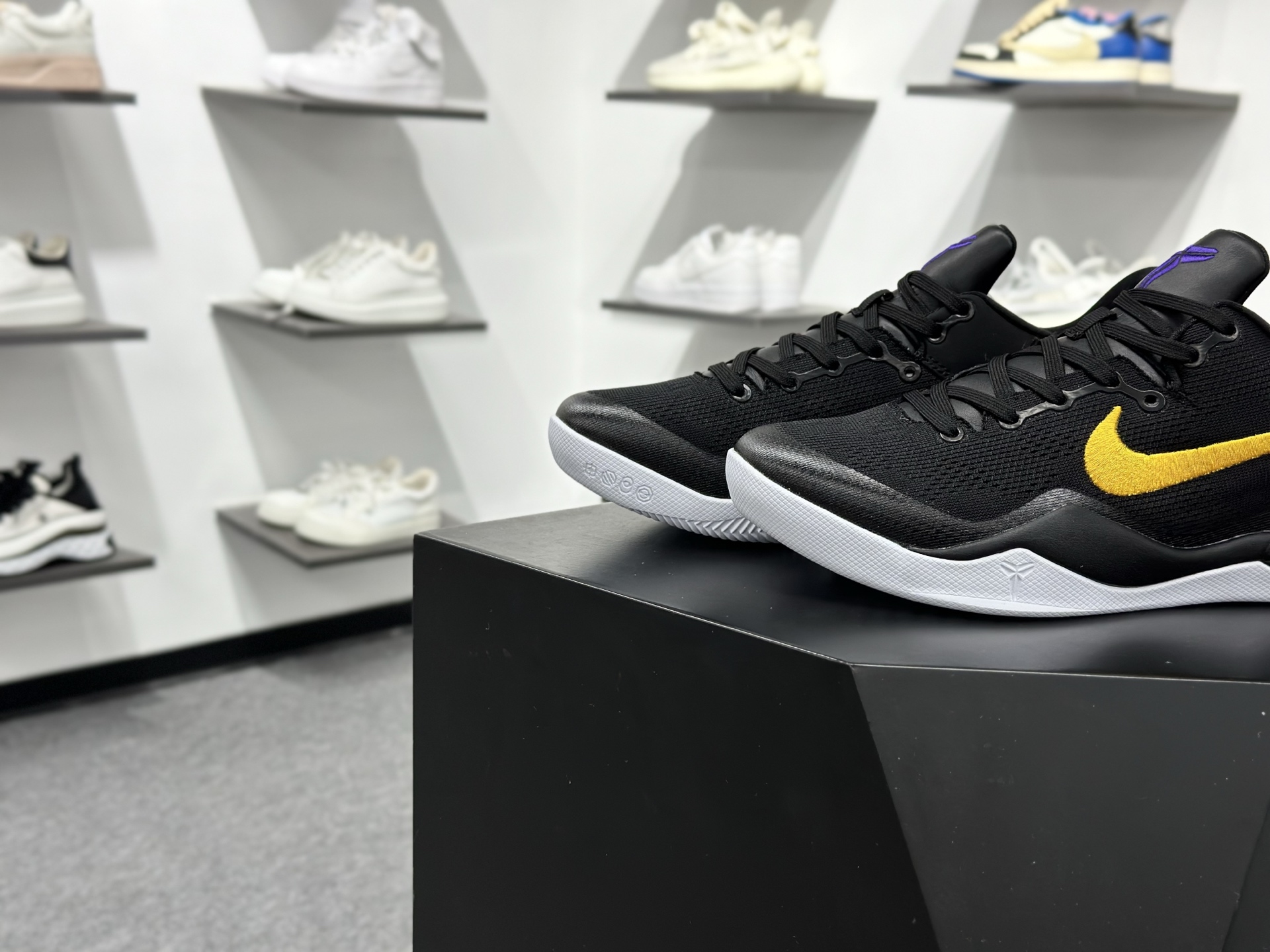 NIKE KOBE 8 EASTER 科比八代 黑黄 HF9550-001