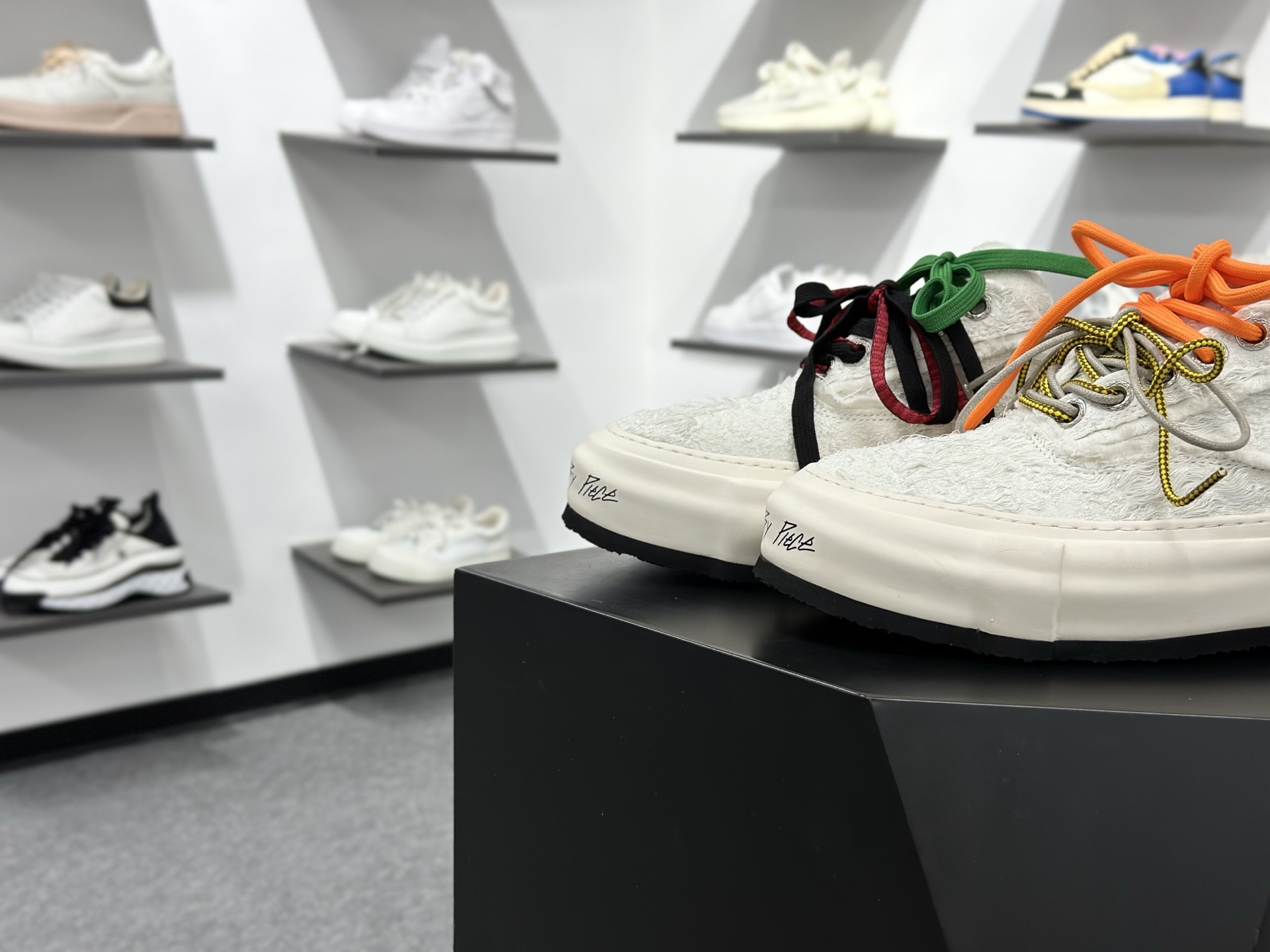 xVESSEL 雪花酥 美式 多巴胺 解构主义 街头风 撞色绑带 低帮 帆布鞋 男女同款 S24X36