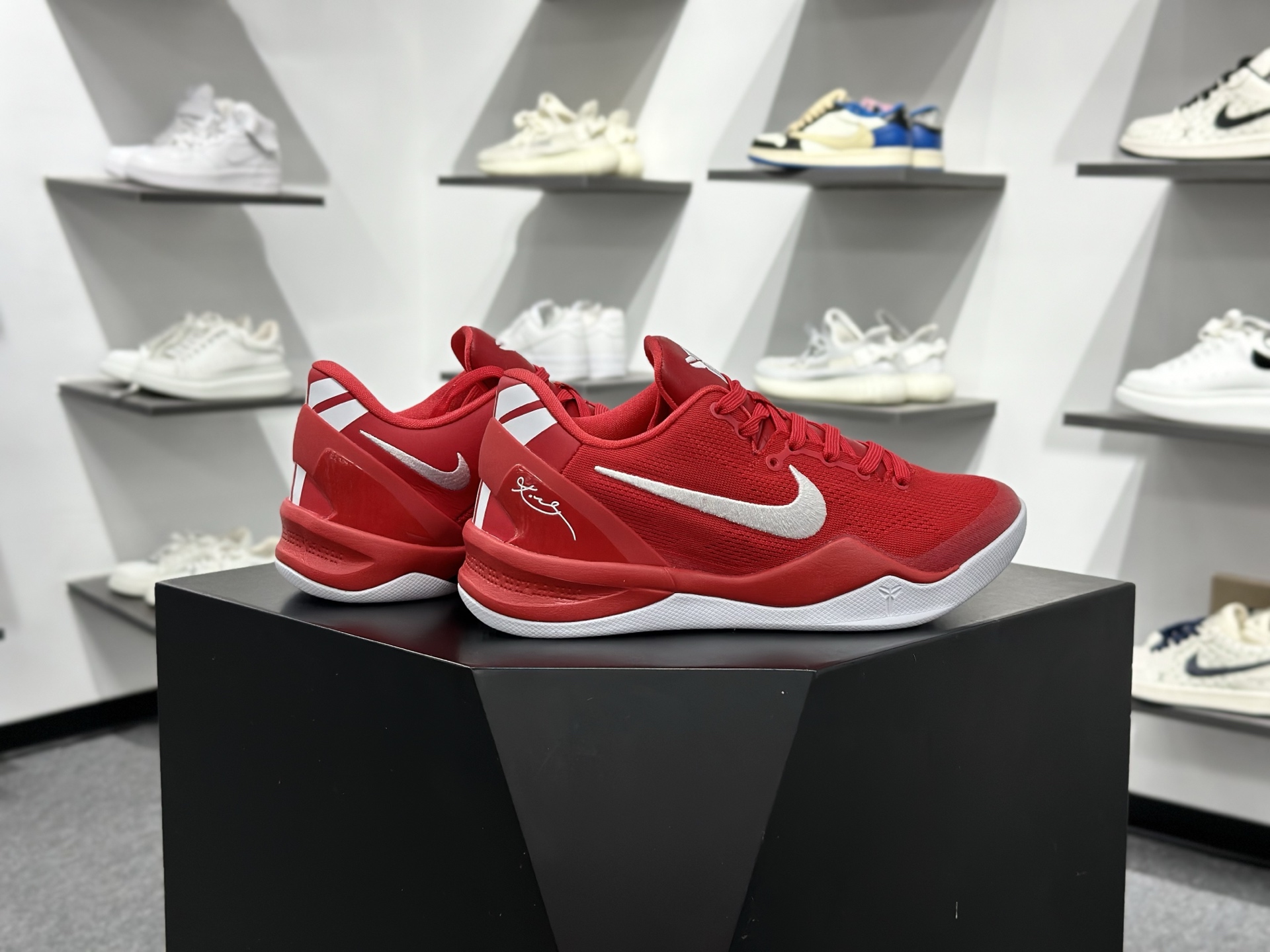 Nike KOBE VIII PROTRO VIII 8 耐克 科比8代系列 低帮复刻实战运动低帮文化篮球鞋 HF9550-600