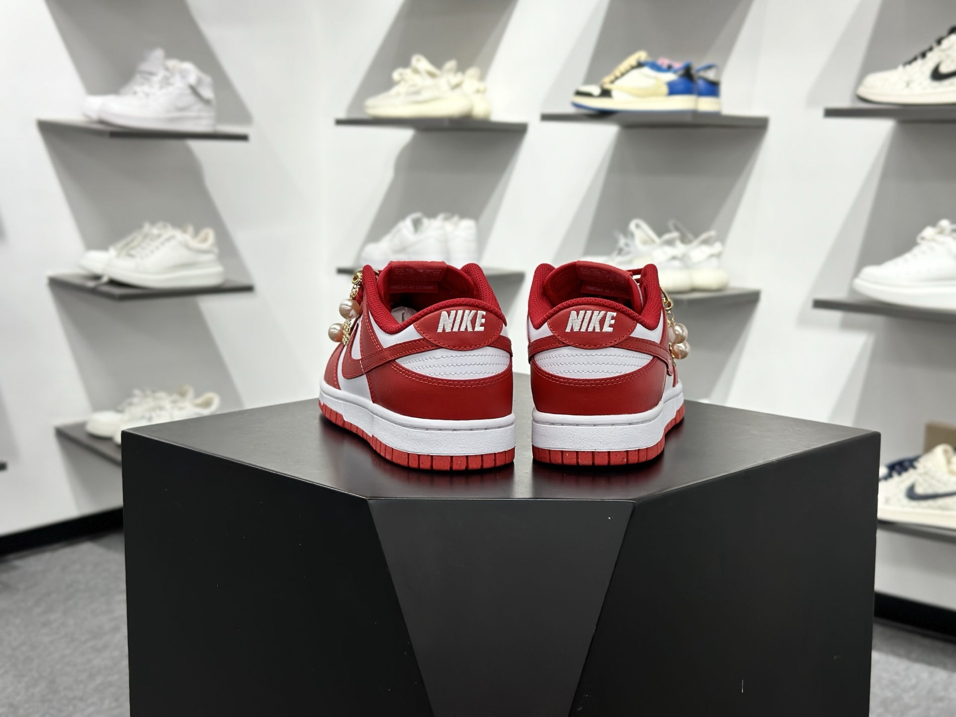 Nike SB Dunk Low 喜结良缘 DD1873-116