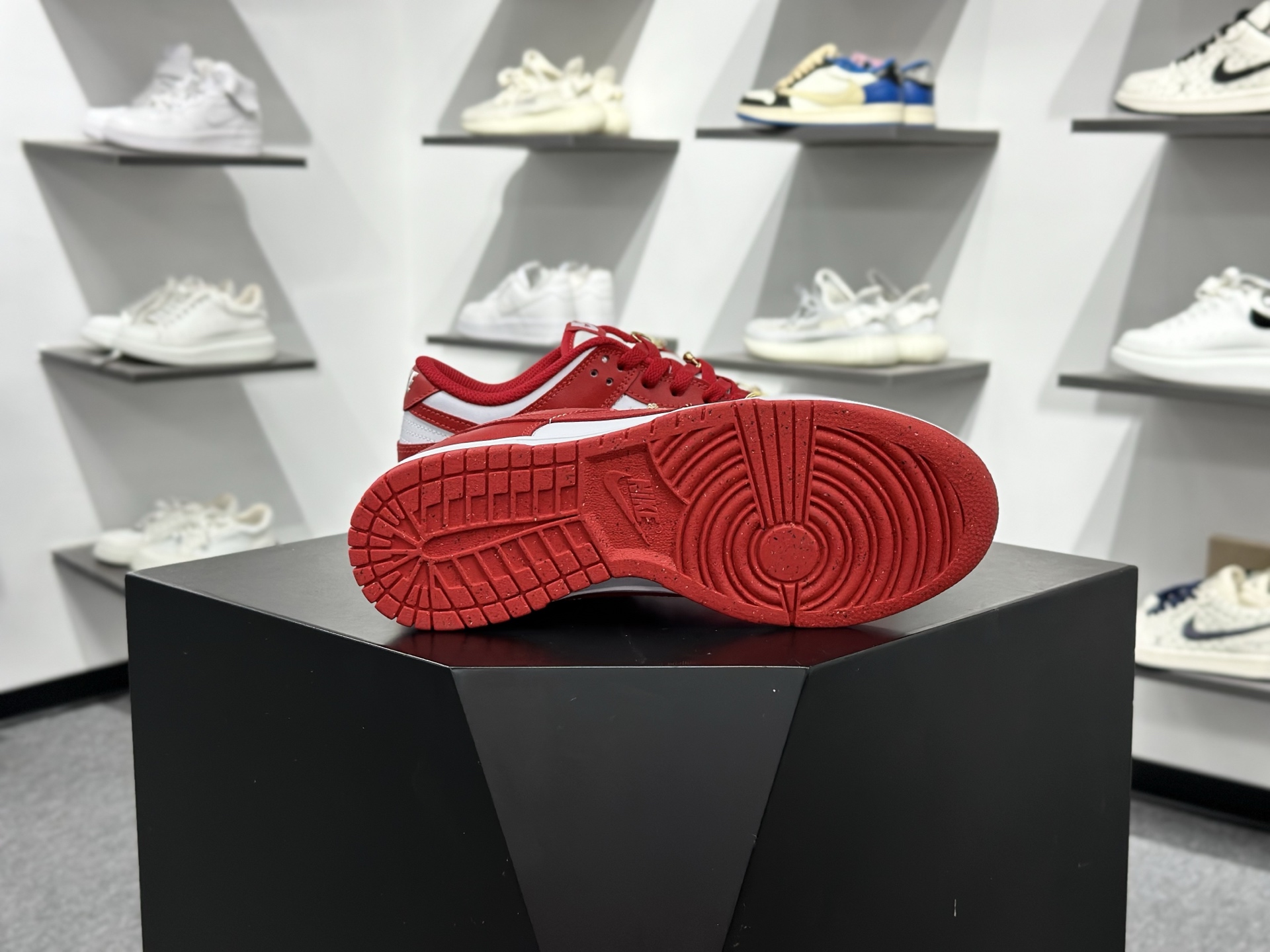 Nike SB Dunk Low 喜结良缘 DD1873-116