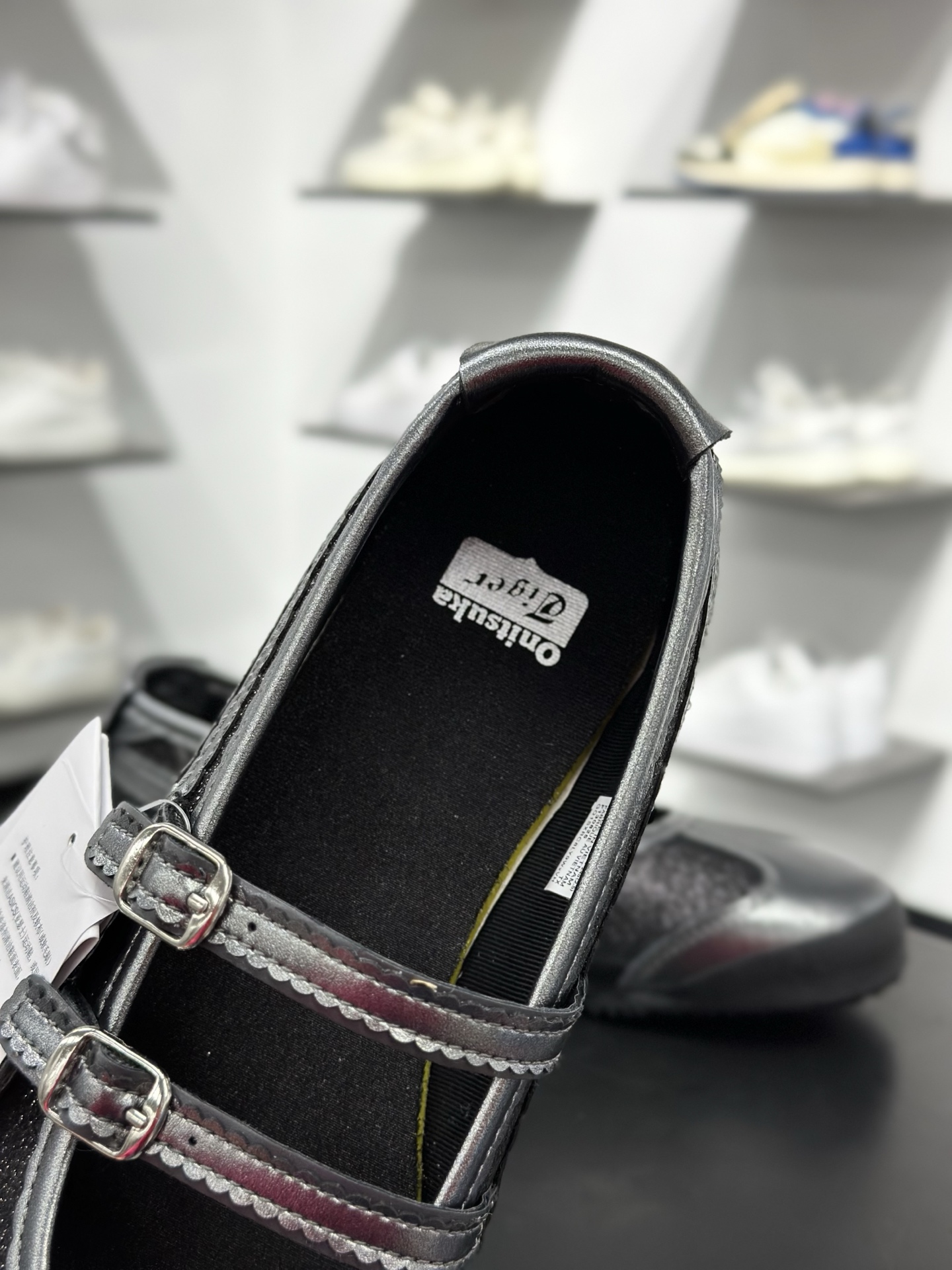 Onitsuka Tiger鬼塚虎 MEXICO TGRS 平跟 玛丽珍鞋款演绎芭蕾风潮 1182A677-001