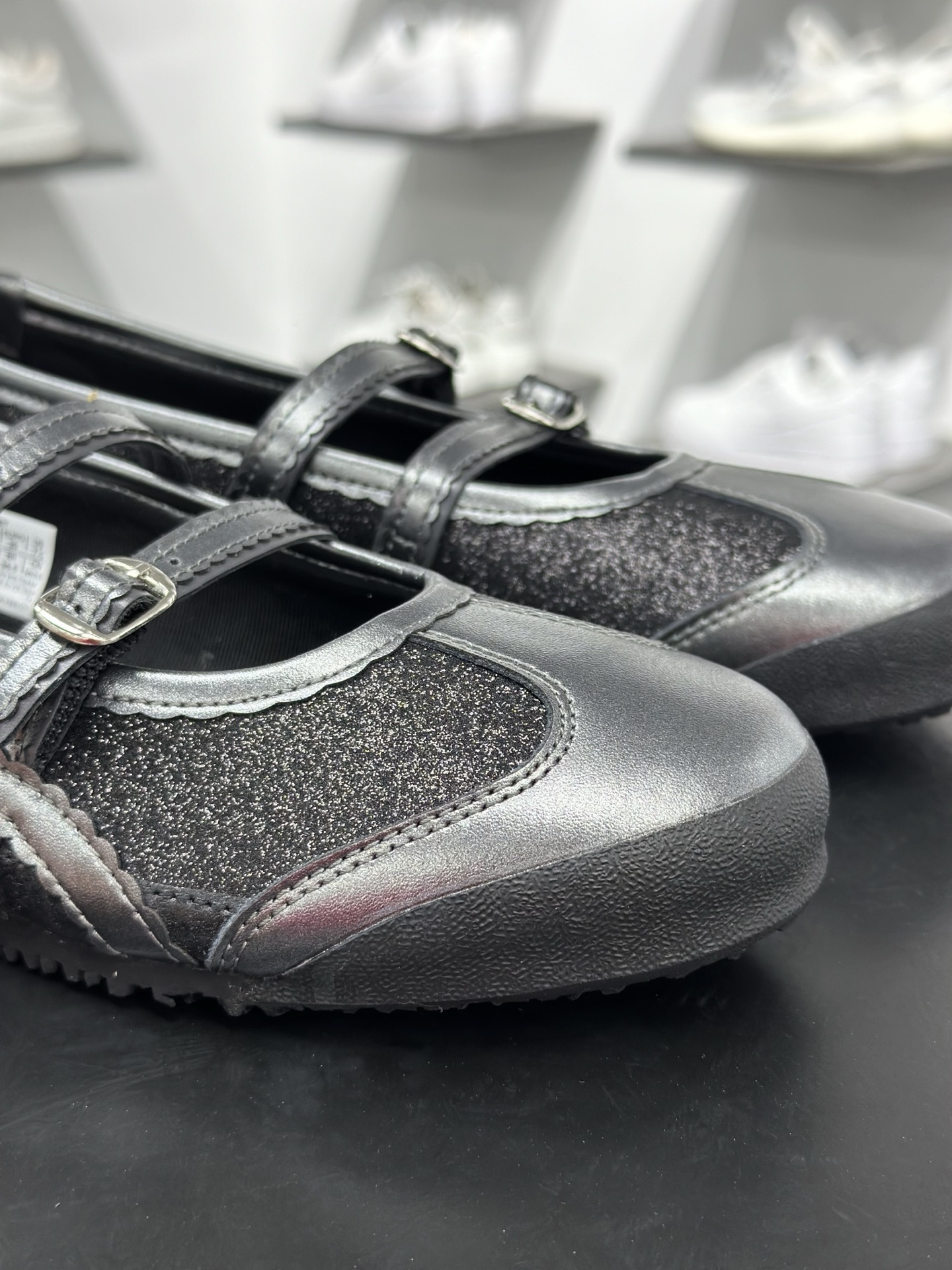 Onitsuka Tiger鬼塚虎 MEXICO TGRS 平跟 玛丽珍鞋款演绎芭蕾风潮 1182A677-001