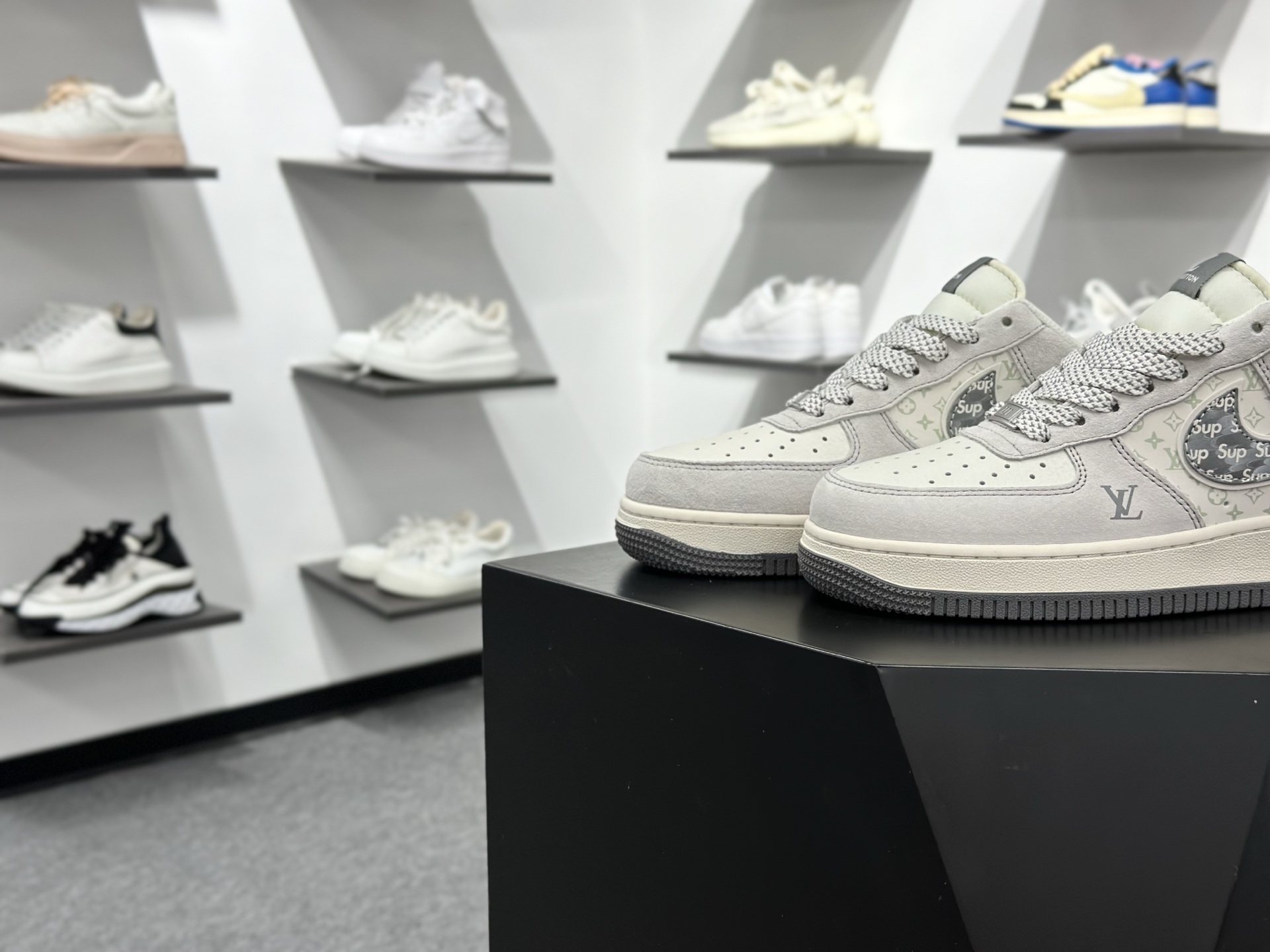 Nike SB Dunk Low 联名款 绑带 高端定制 低帮休闲板鞋 CX5050--Y48