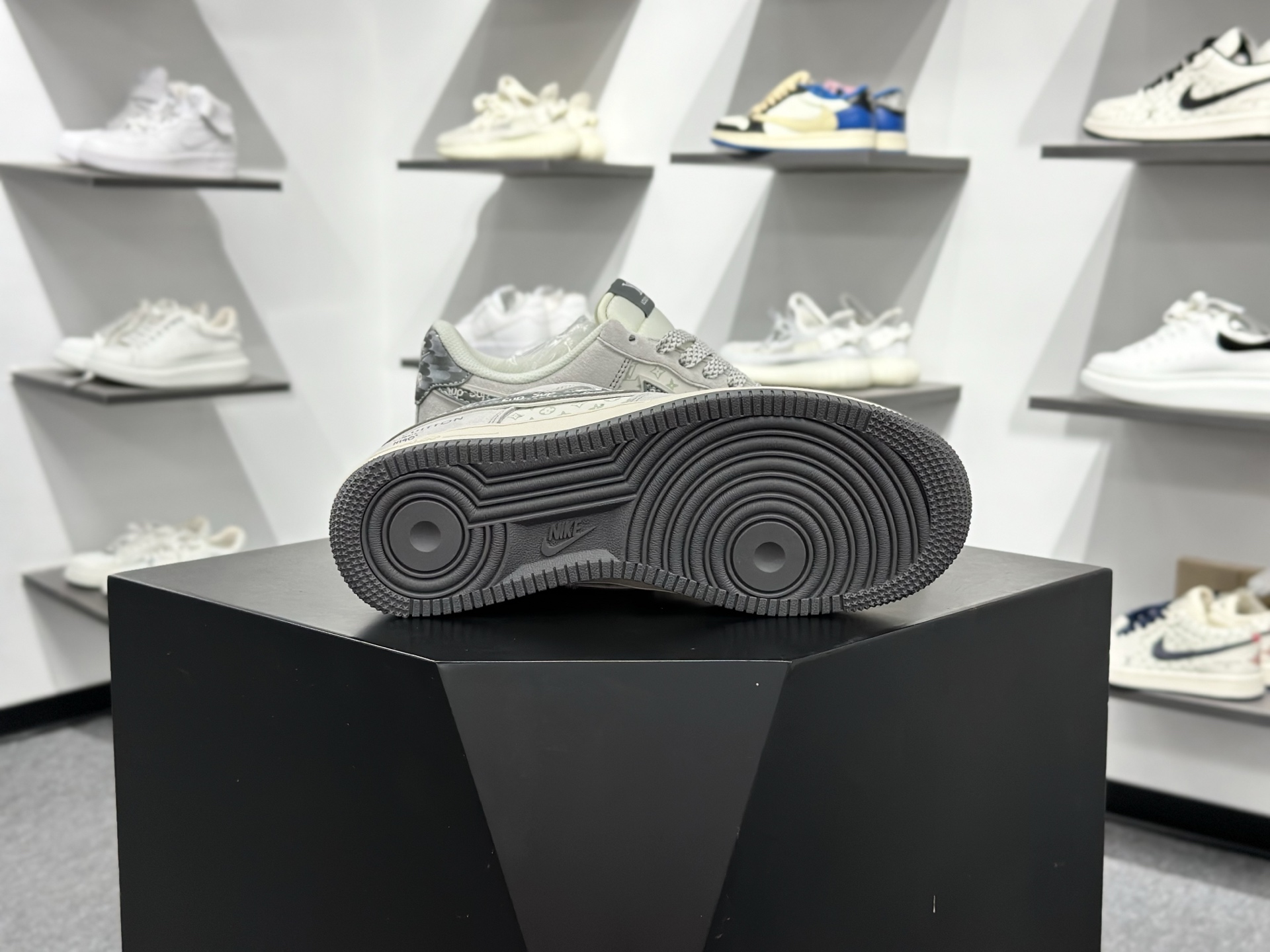 Nike SB Dunk Low 联名款 绑带 高端定制 低帮休闲板鞋 CX5050--Y48