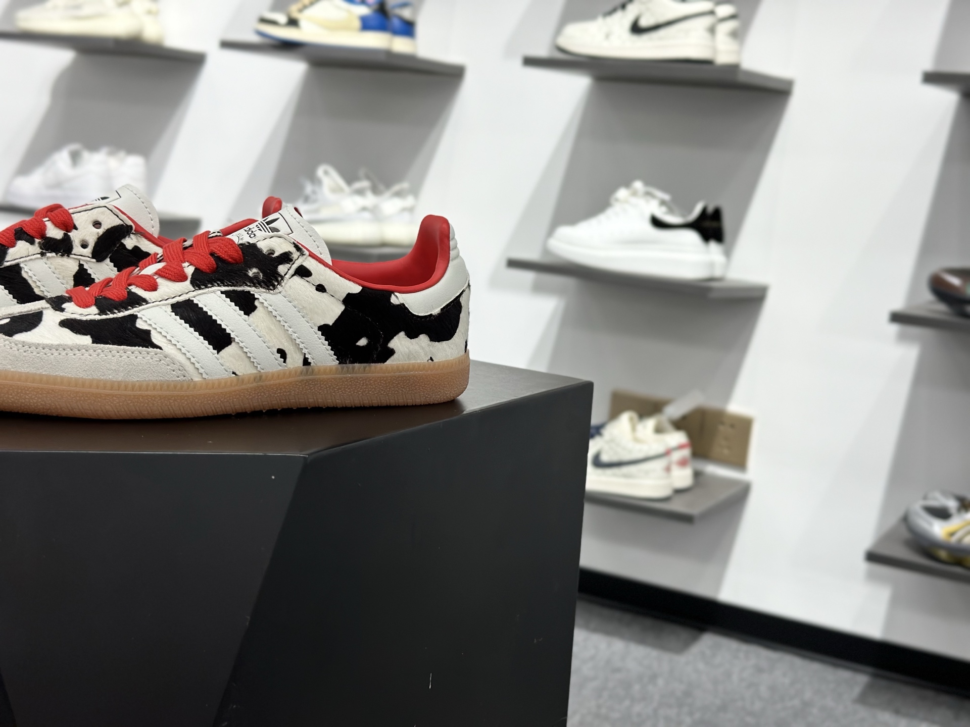 Adidas Originals Samba OG 阿迪达斯三叶草 桑巴舞系列绅士德训足球风百搭低帮休闲运动板鞋 KI6956