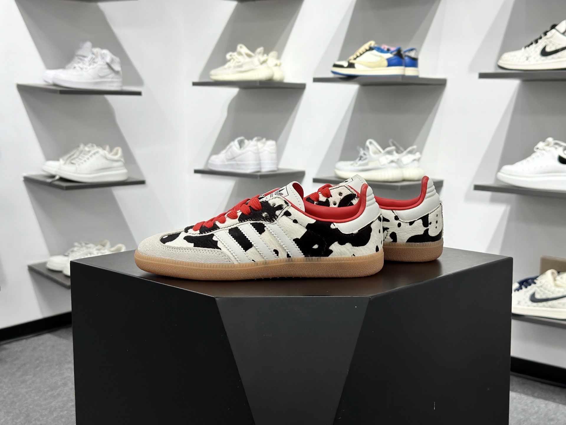 Adidas Originals Samba OG 阿迪达斯三叶草 桑巴舞系列绅士德训足球风百搭低帮休闲运动板鞋 KI6956