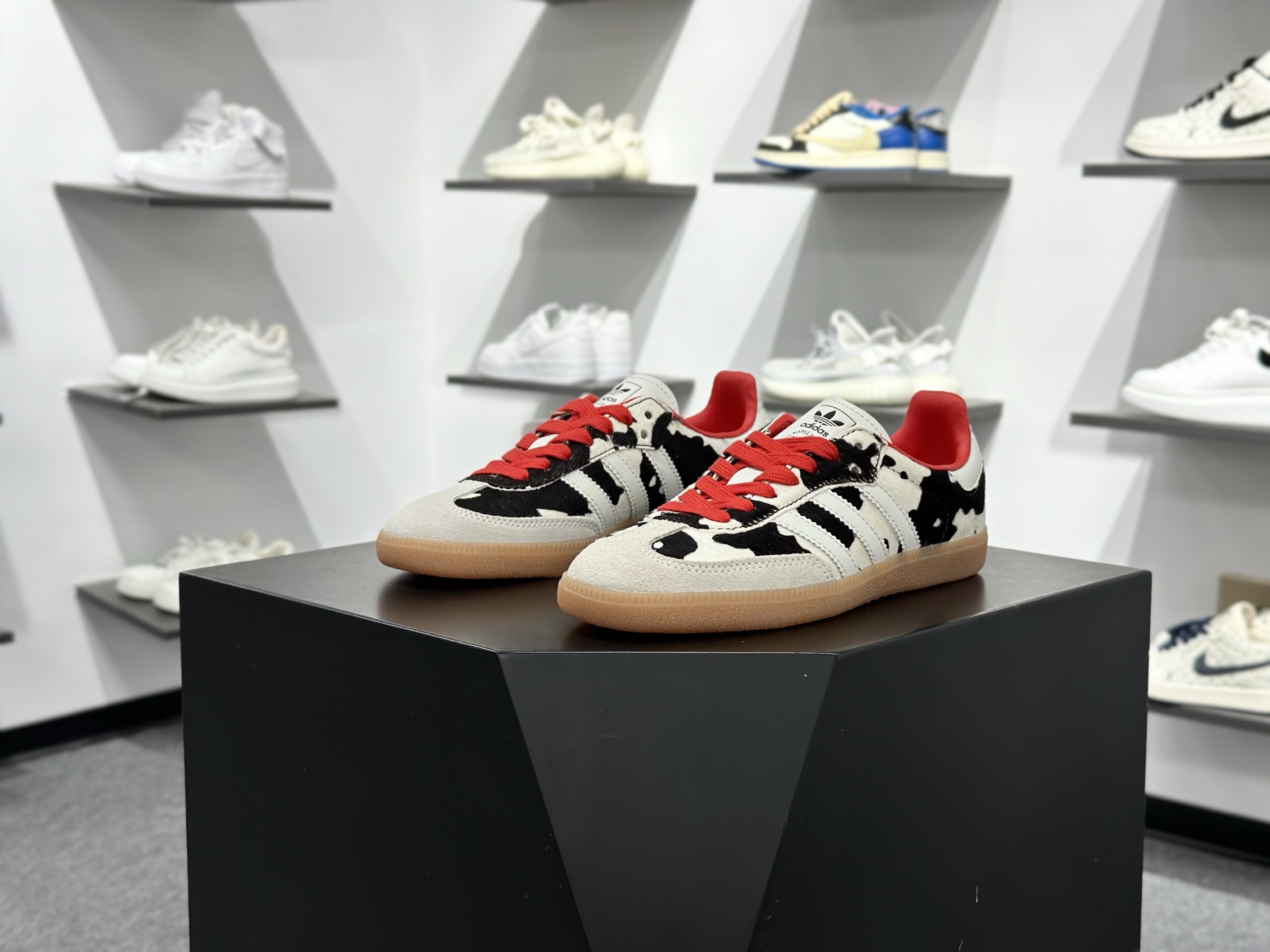 Adidas Originals Samba OG 阿迪达斯三叶草 桑巴舞系列绅士德训足球风百搭低帮休闲运动板鞋 KI6956