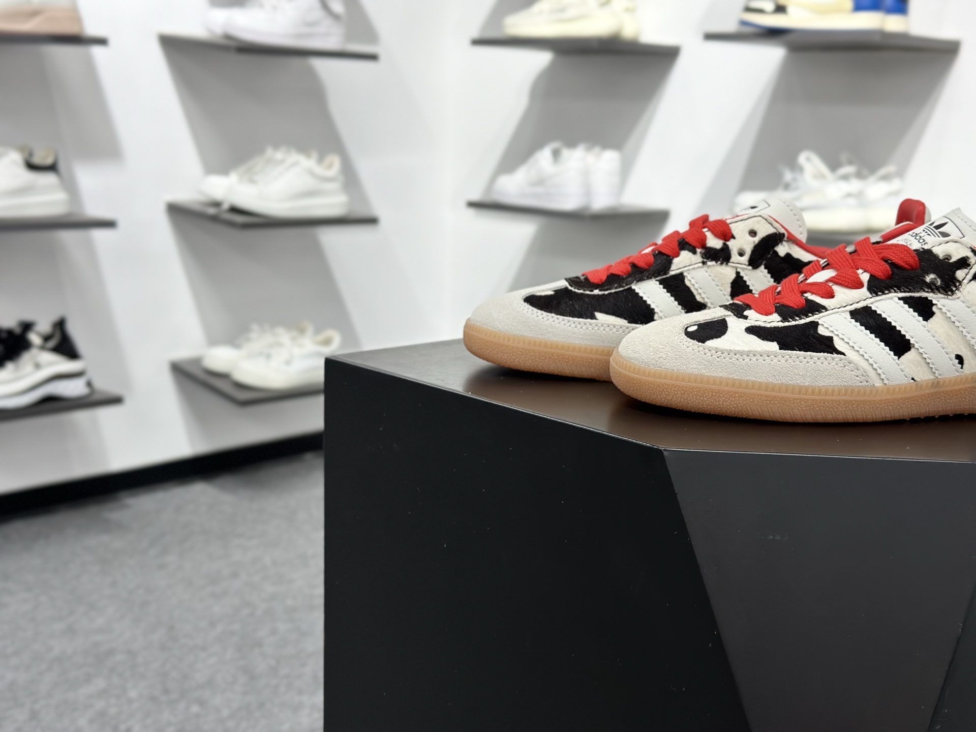 Adidas Originals Samba OG 阿迪达斯三叶草 桑巴舞系列绅士德训足球风百搭低帮休闲运动板鞋 KI6956