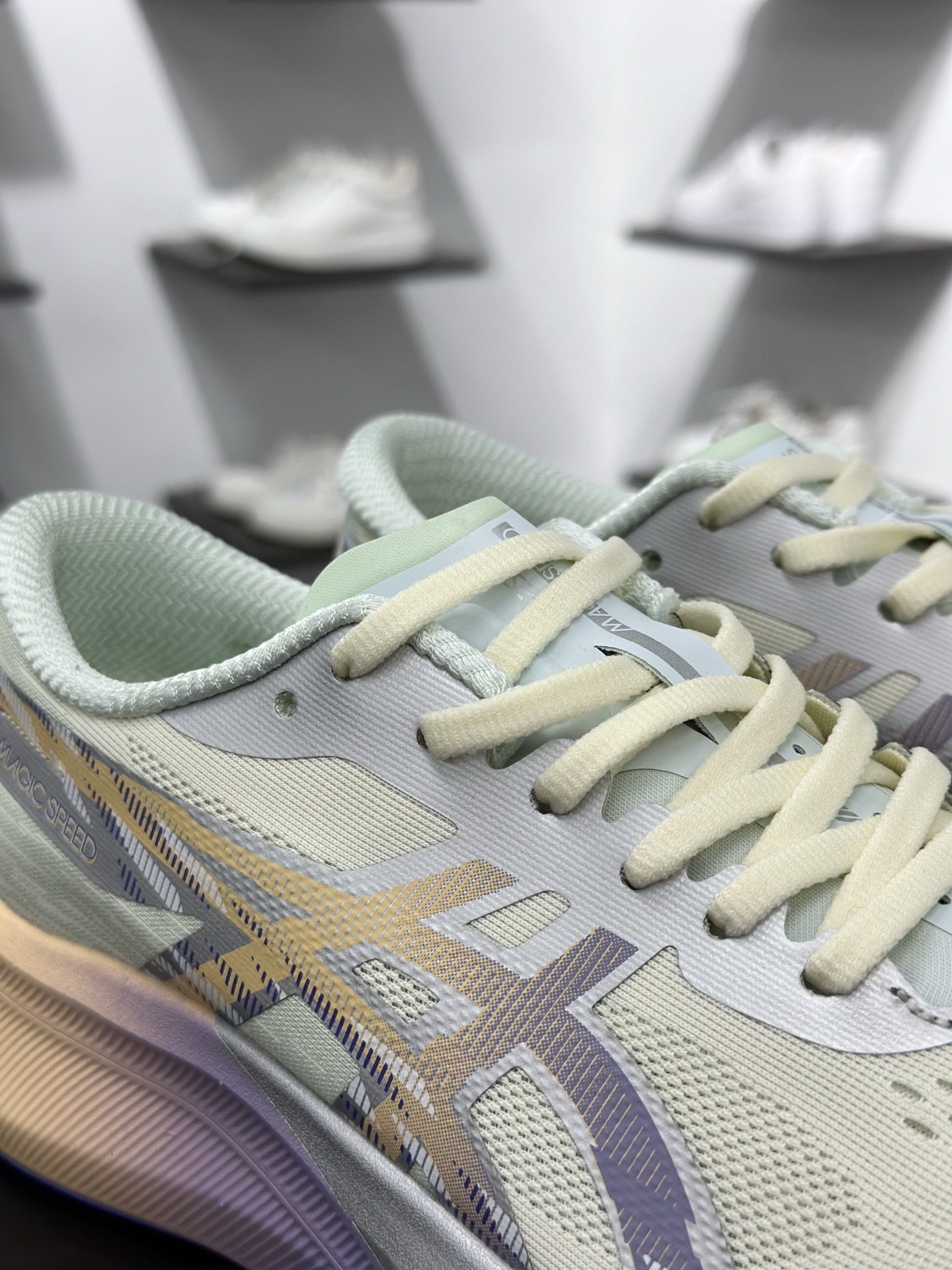 180 ASICS MAGIC SPEED 4 亚瑟士 复古减震 透气运动休闲鞋 1012B949-200