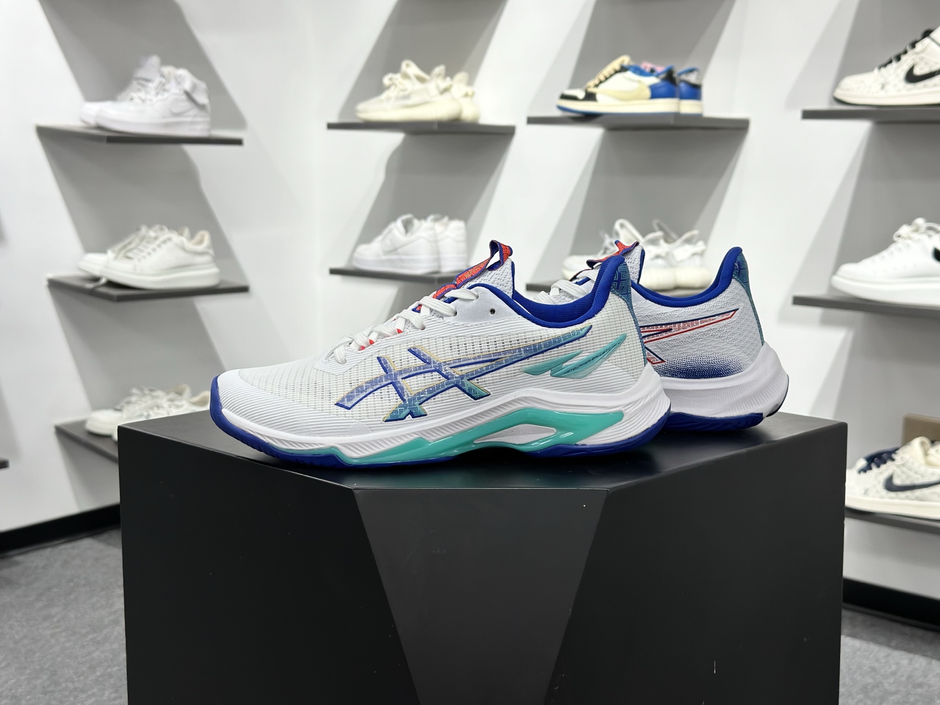 180 亚瑟士ASICS Netburner Ballistic FF 4 燃烧器弹射4代系列低帮网球排球羽毛球训练透气休闲运动跑步鞋