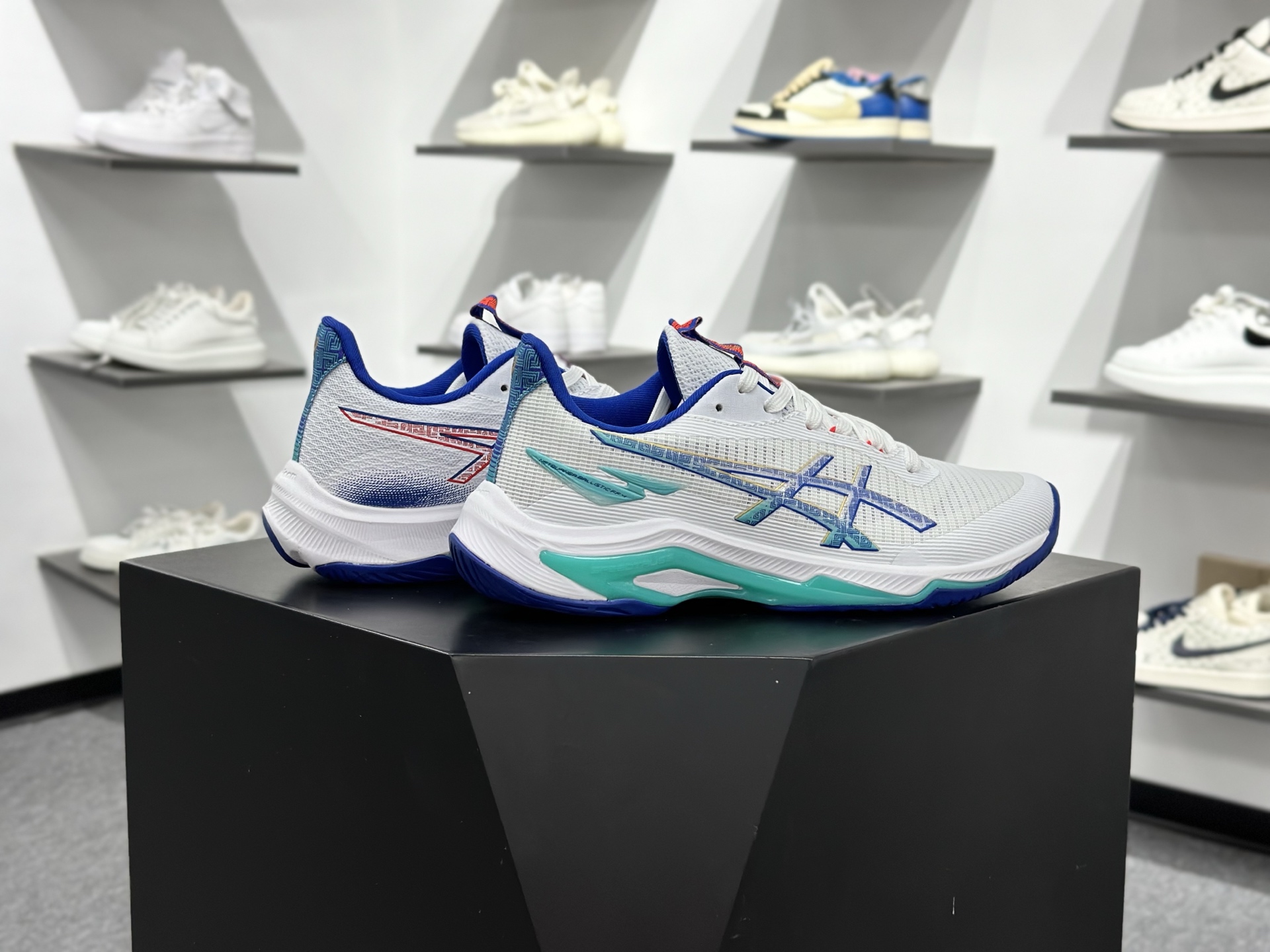 180 亚瑟士ASICS Netburner Ballistic FF 4 燃烧器弹射4代系列低帮网球排球羽毛球训练透气休闲运动跑步鞋