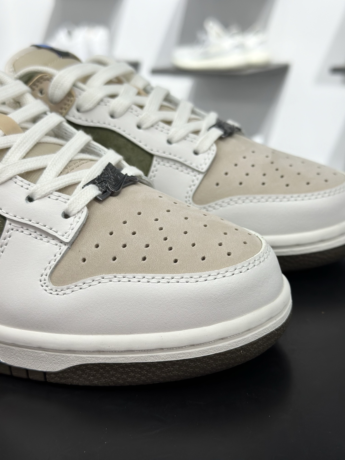 Nike SB Dunk Low 马年联名 白棕绿 IQ1118-220