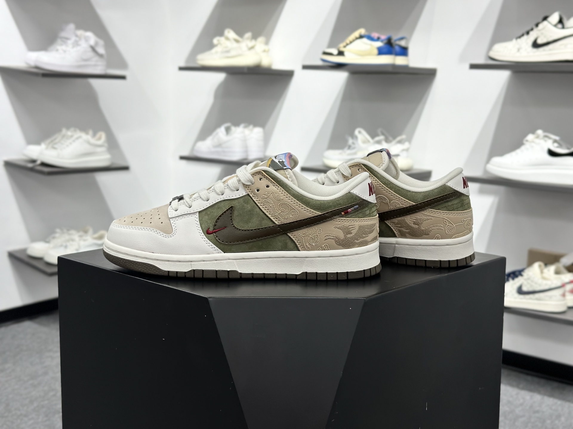 Nike SB Dunk Low 马年联名 白棕绿 IQ1118-220
