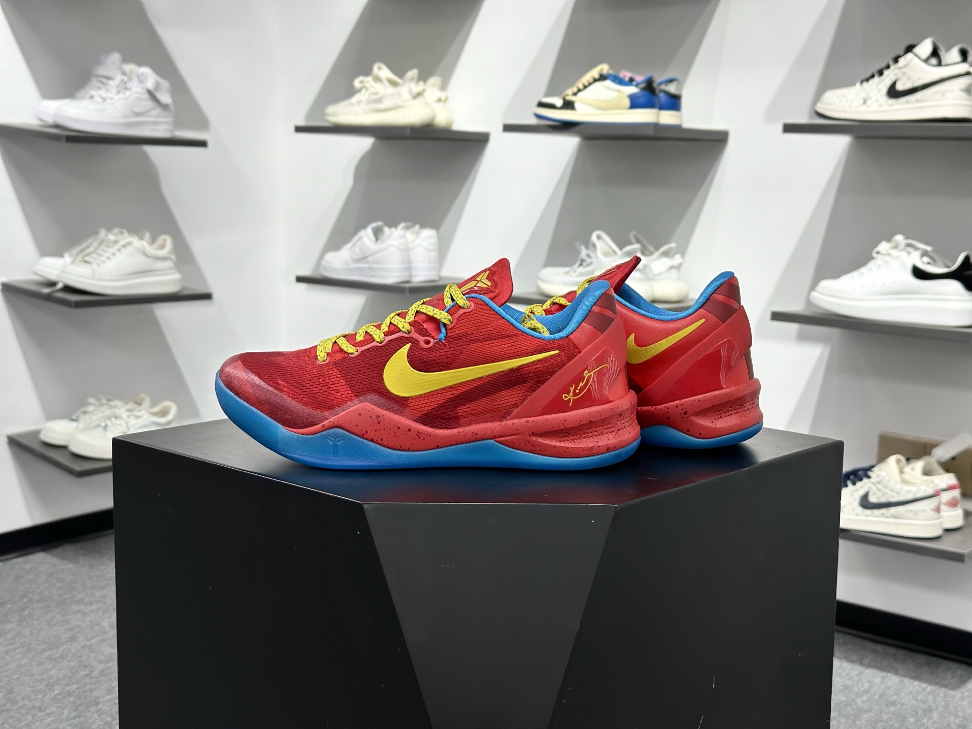 Nike KOBE 8 SYSTEM YOTH 科比八代 红黄 639654-674
