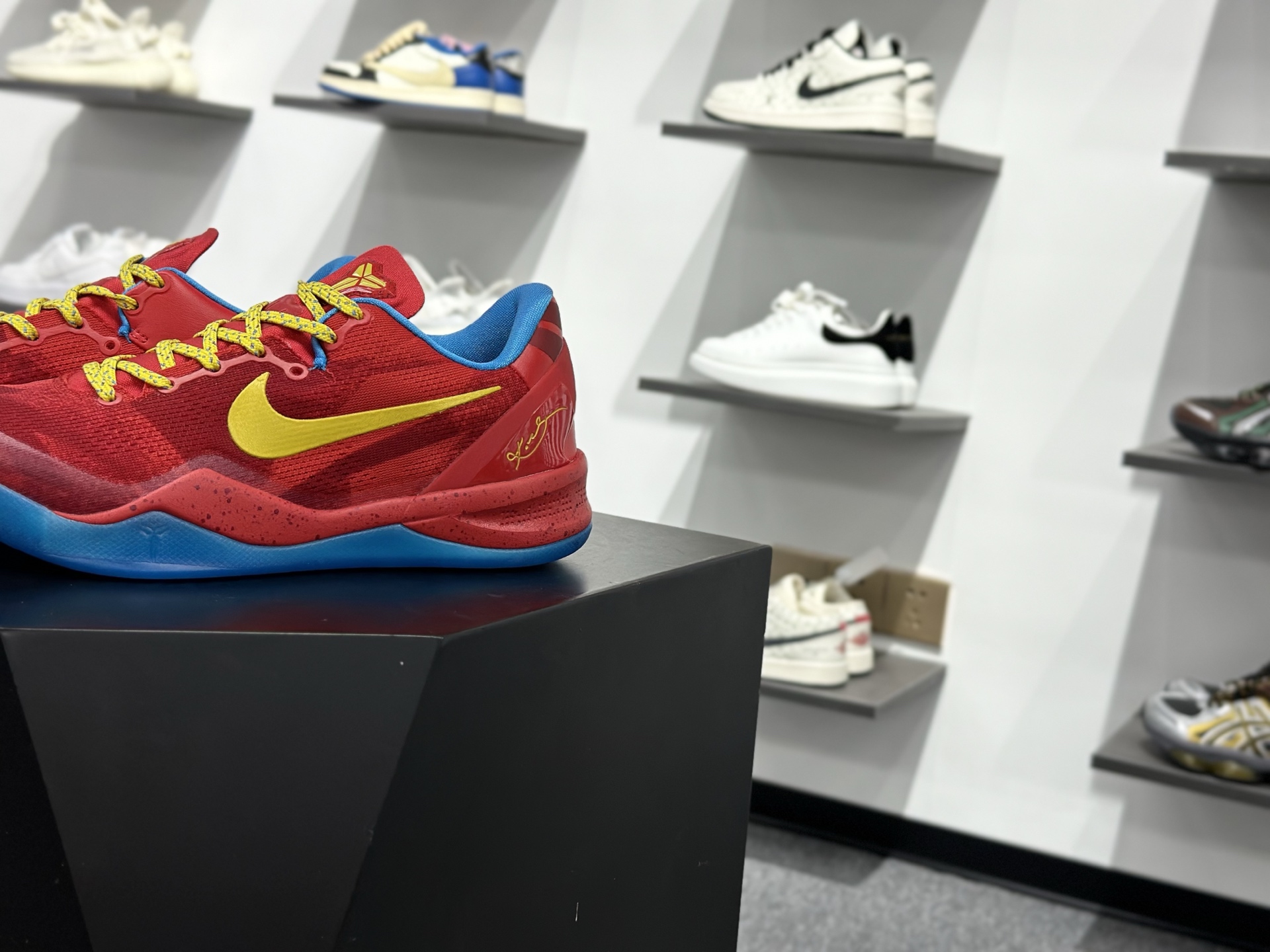 Nike KOBE 8 SYSTEM YOTH 科比八代 红黄 639654-674