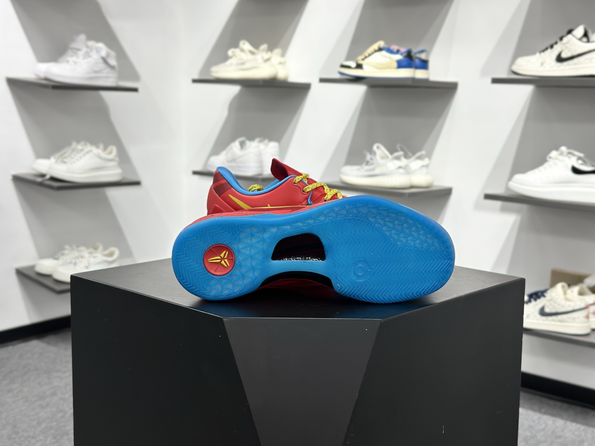 Nike KOBE 8 SYSTEM YOTH 科比八代 红黄 639654-674