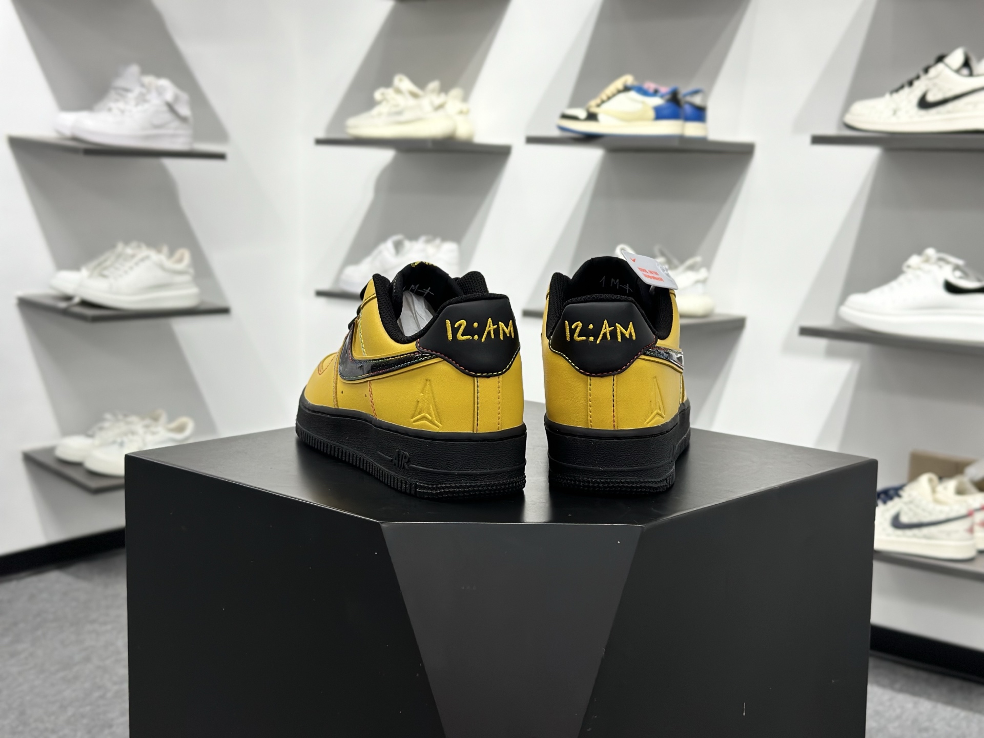 Nike Air Force 1 Low 07 黄黑 IQ2713-700