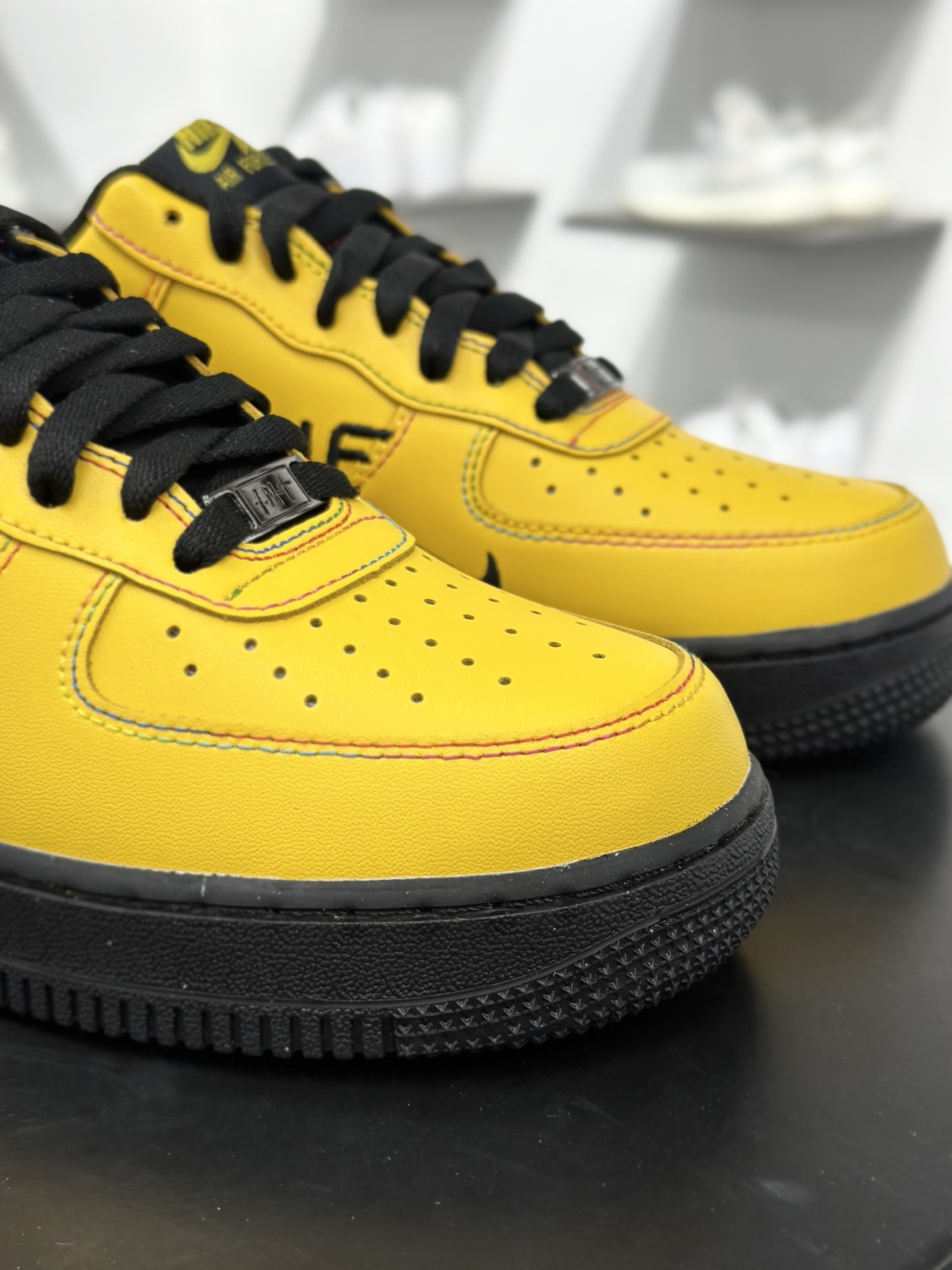 Nike Air Force 1 Low 07 黄黑 IQ2713-700