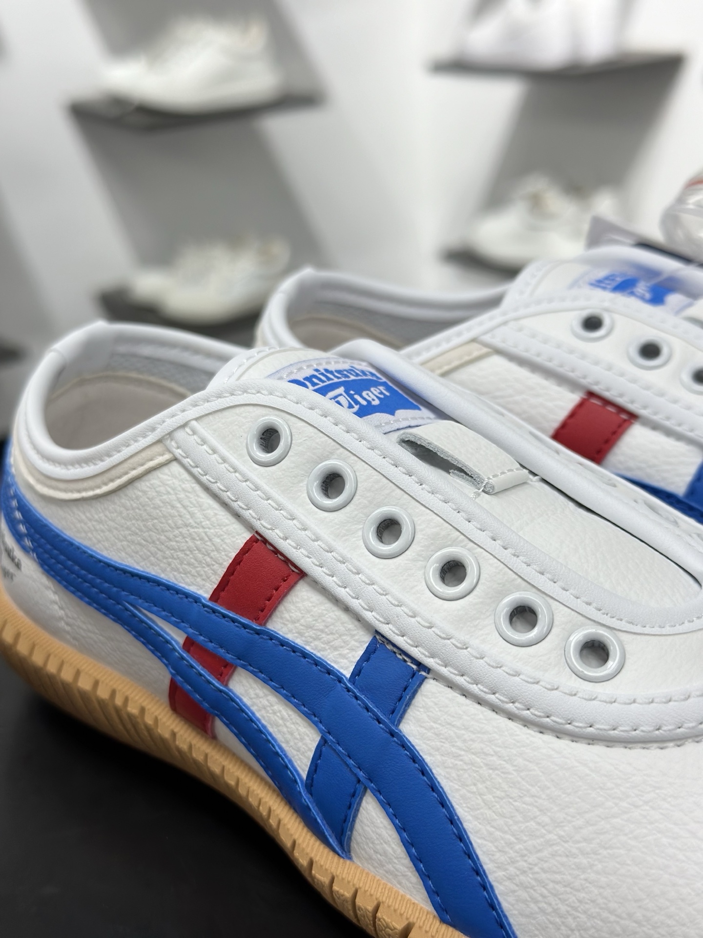 150 Onitsuka tiger TSUNAHIKI SLIP-ON鬼冢虎百搭舒适耐磨低帮个性休闲鞋 1183C529-100