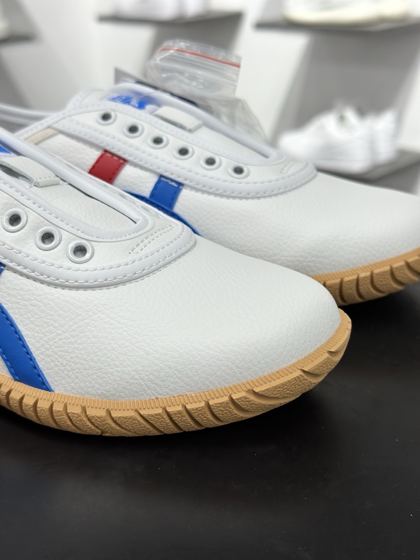 150 Onitsuka tiger TSUNAHIKI SLIP-ON鬼冢虎百搭舒适耐磨低帮个性休闲鞋 1183C529-100