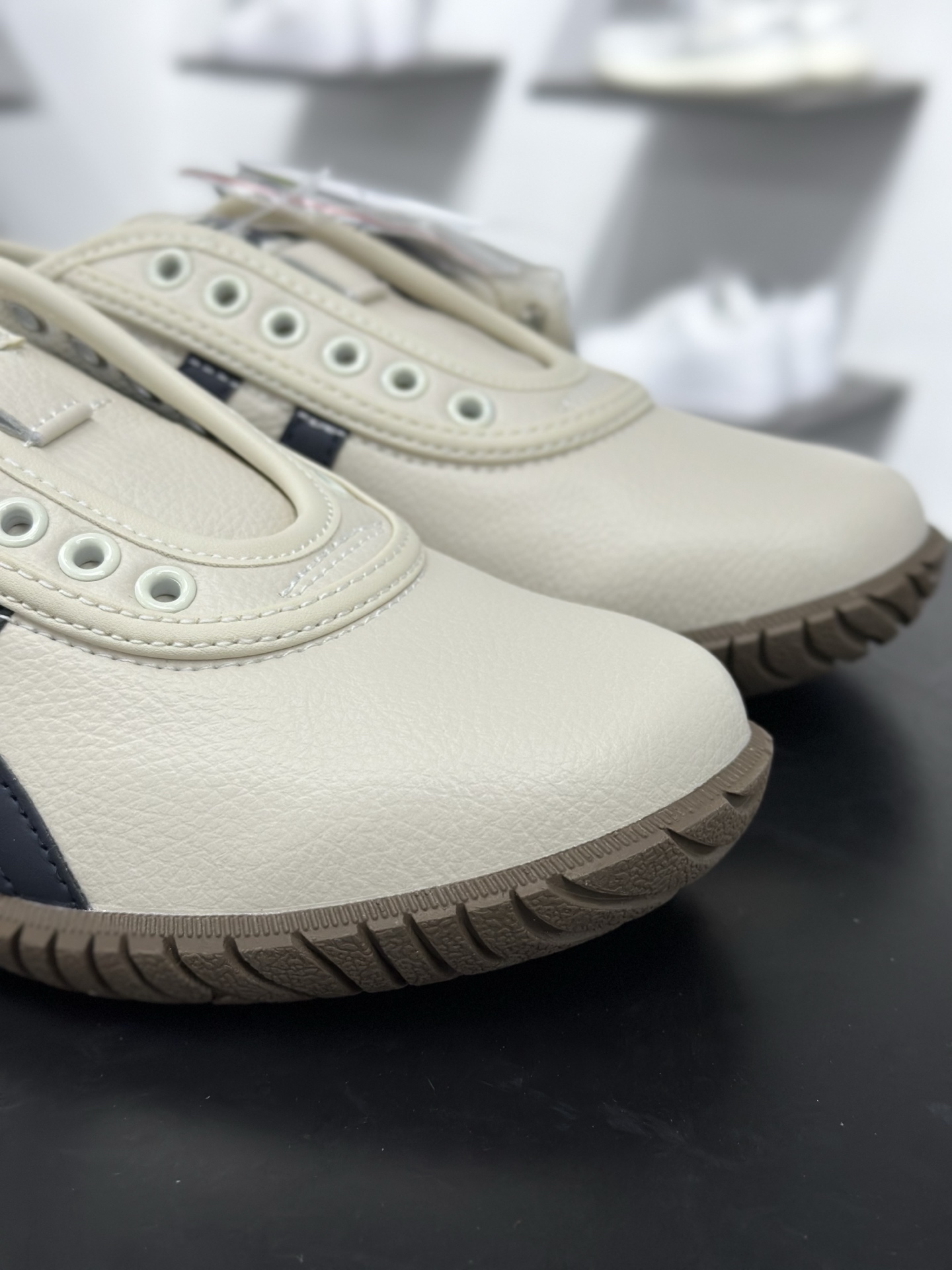 Onitsuka tiger TSUNAHIKI SLIP-ON鬼冢虎百搭舒适耐磨低帮个性休闲鞋 1183C529-200