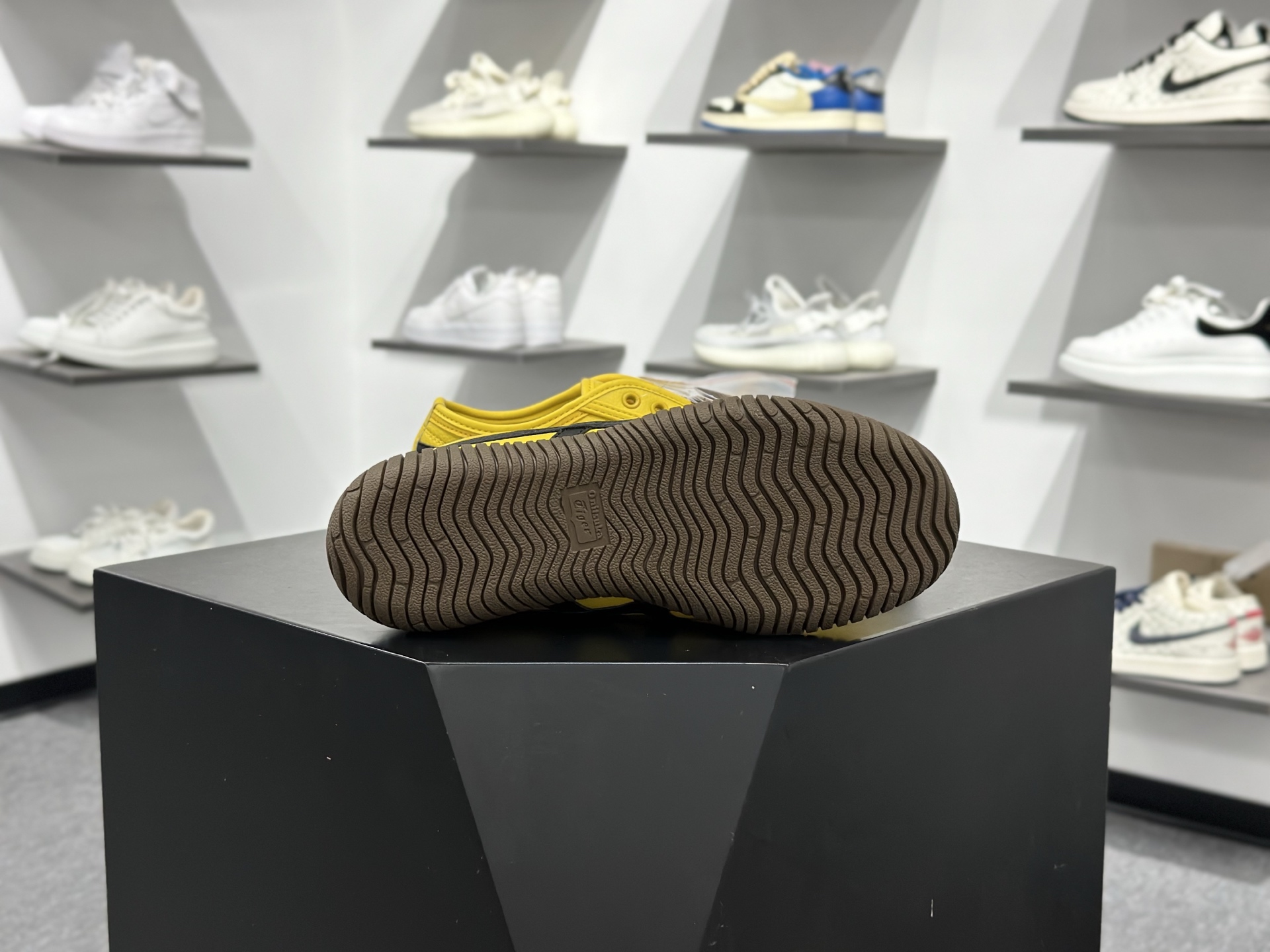 Onitsuka tiger TSUNAHIKI SLIP-ON鬼冢虎百搭舒适耐磨低帮个性休闲鞋 1183C529-750