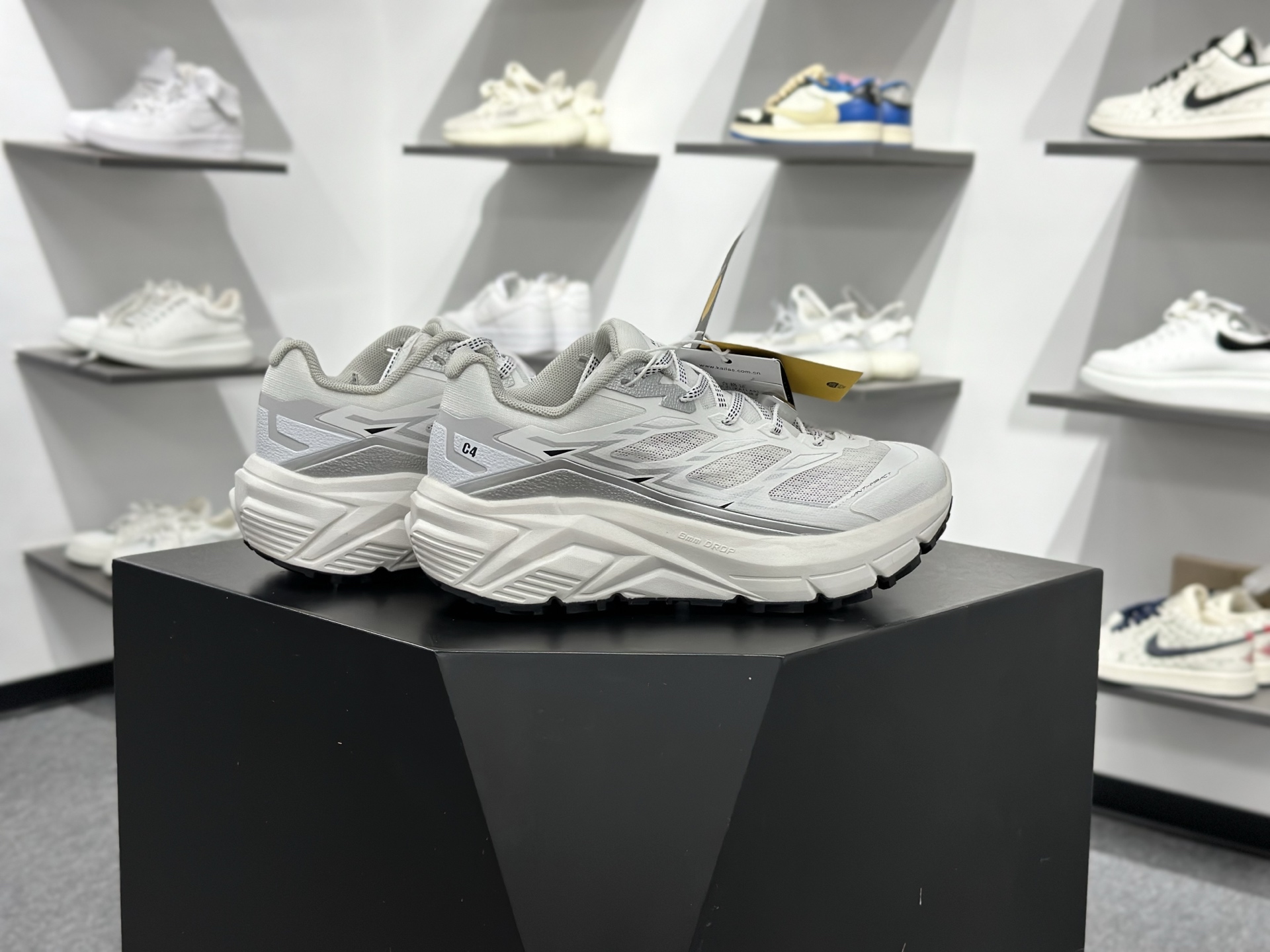 全球三大全系攀登品牌/凯乐石Kailas Fuga C4 系列低帮登山越野户外缓震休闲运动慢跑鞋