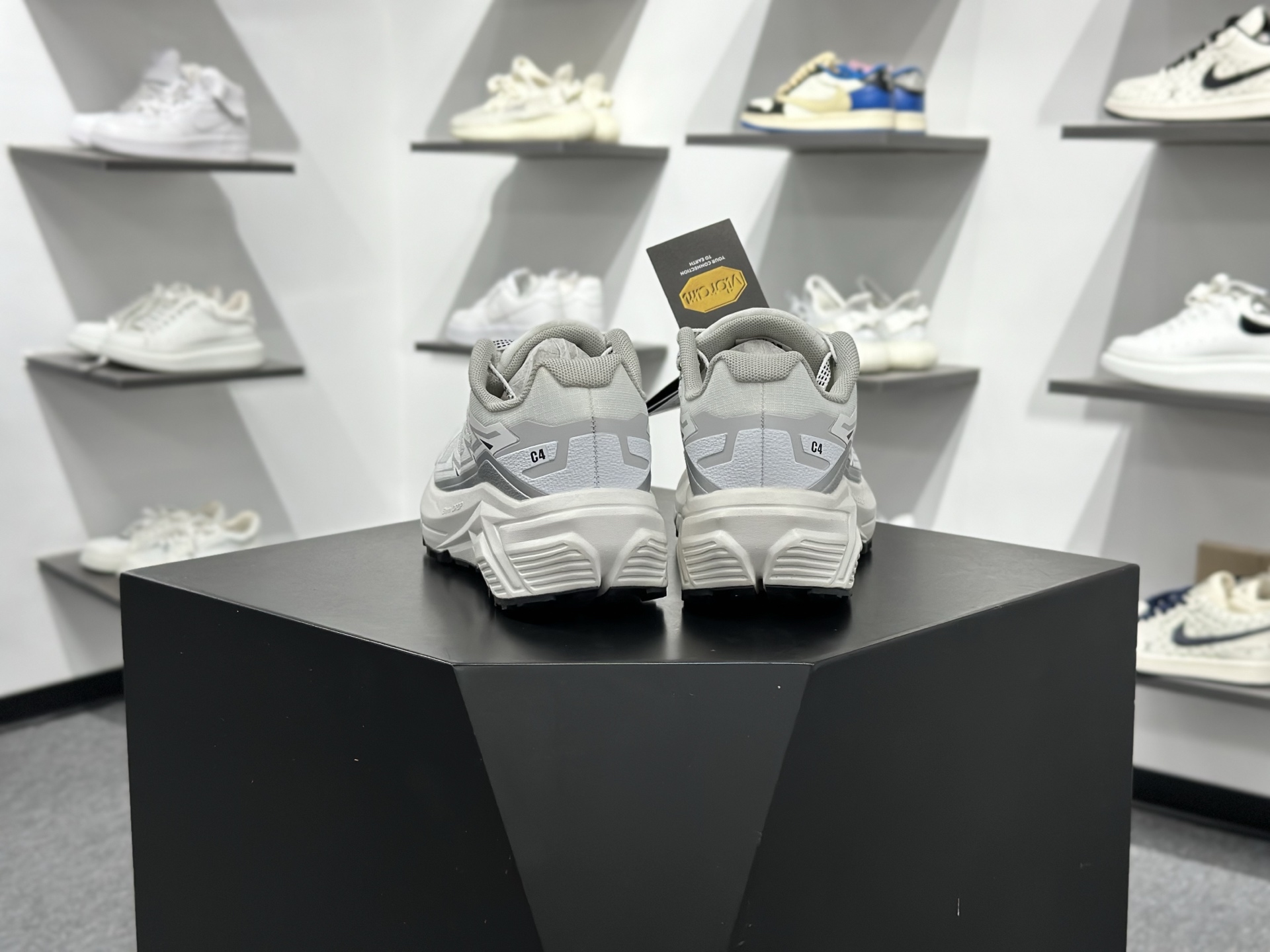 全球三大全系攀登品牌/凯乐石Kailas Fuga C4 系列低帮登山越野户外缓震休闲运动慢跑鞋