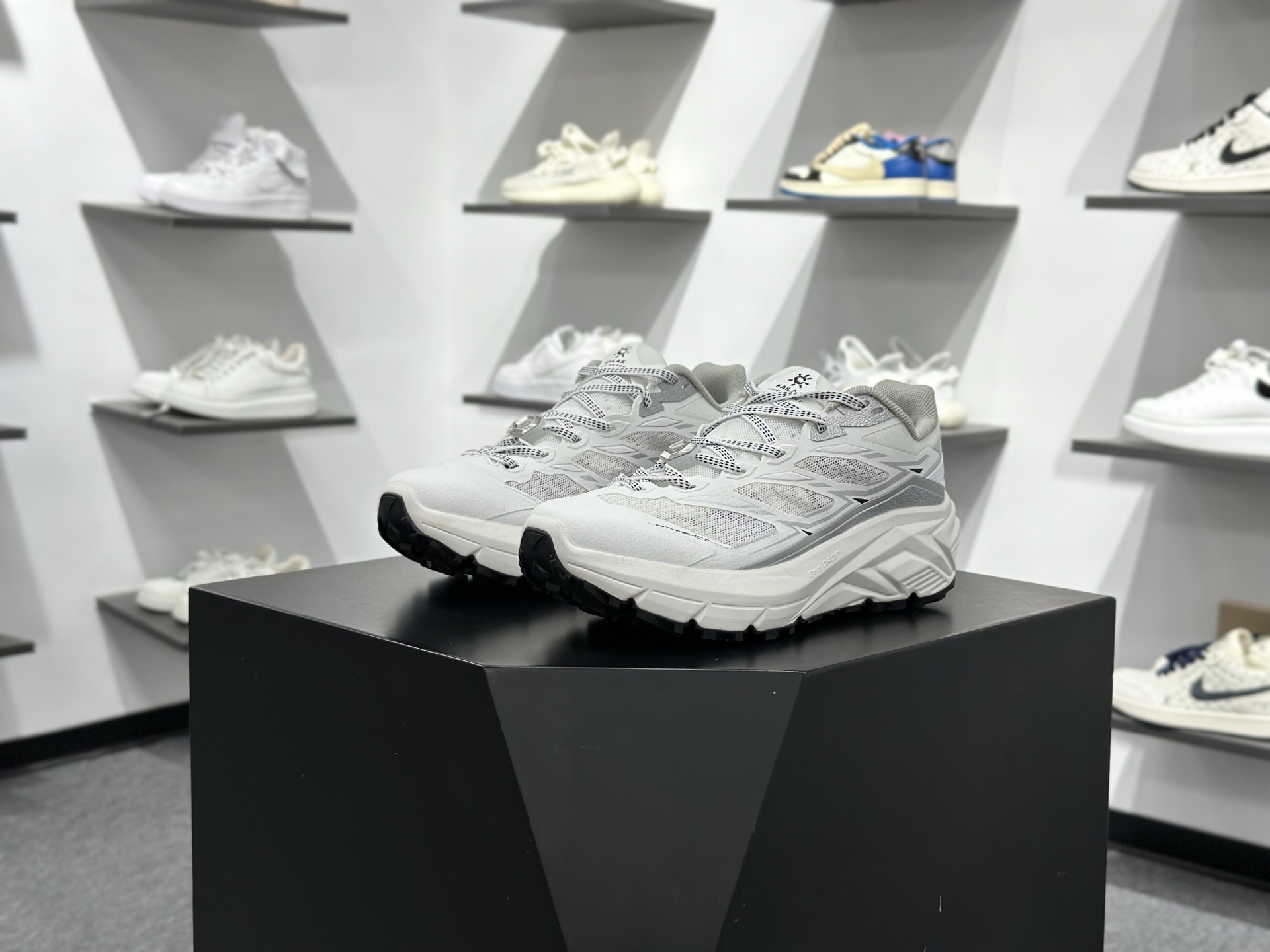 全球三大全系攀登品牌/凯乐石Kailas Fuga C4 系列低帮登山越野户外缓震休闲运动慢跑鞋