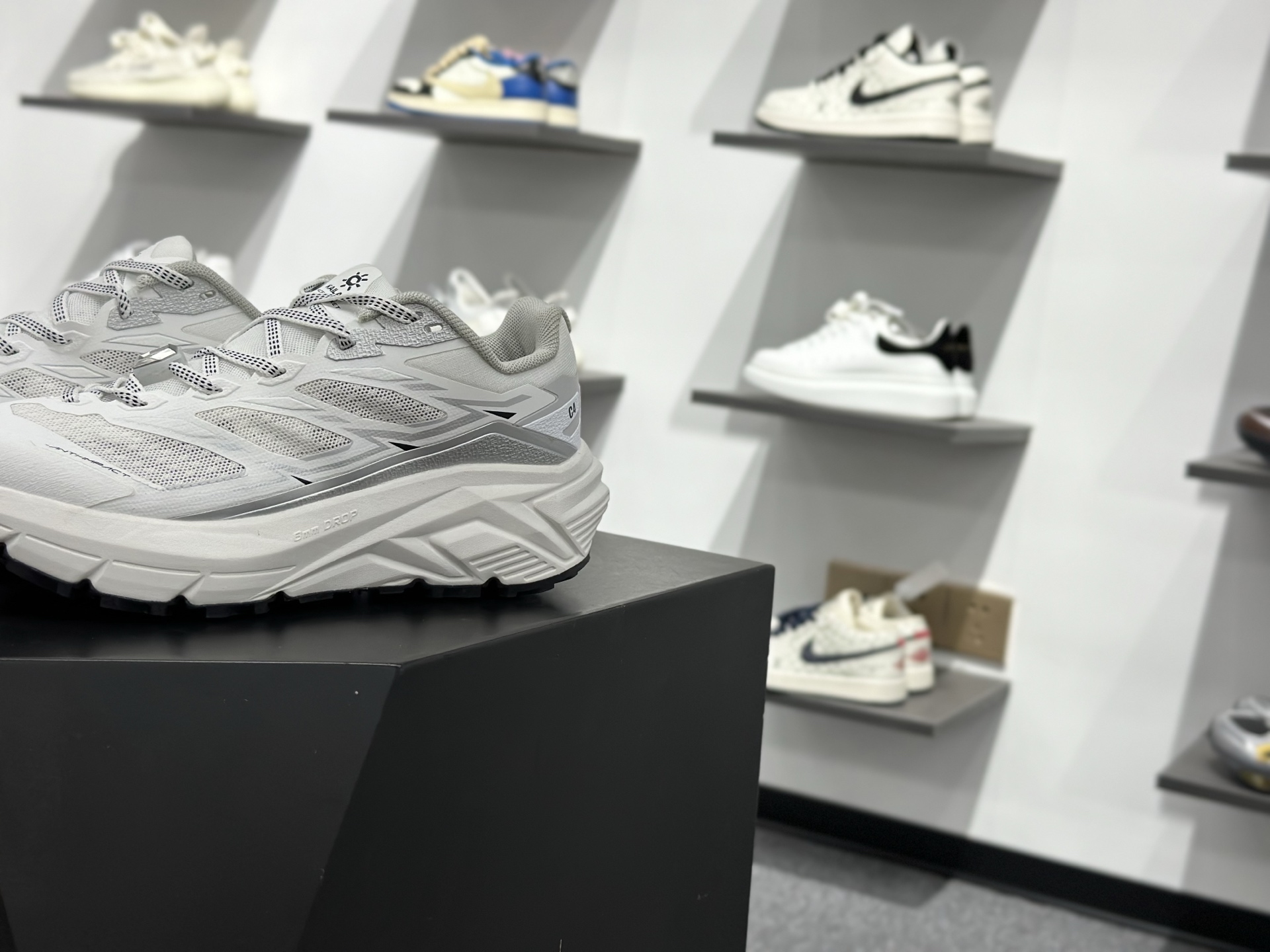 全球三大全系攀登品牌/凯乐石Kailas Fuga C4 系列低帮登山越野户外缓震休闲运动慢跑鞋